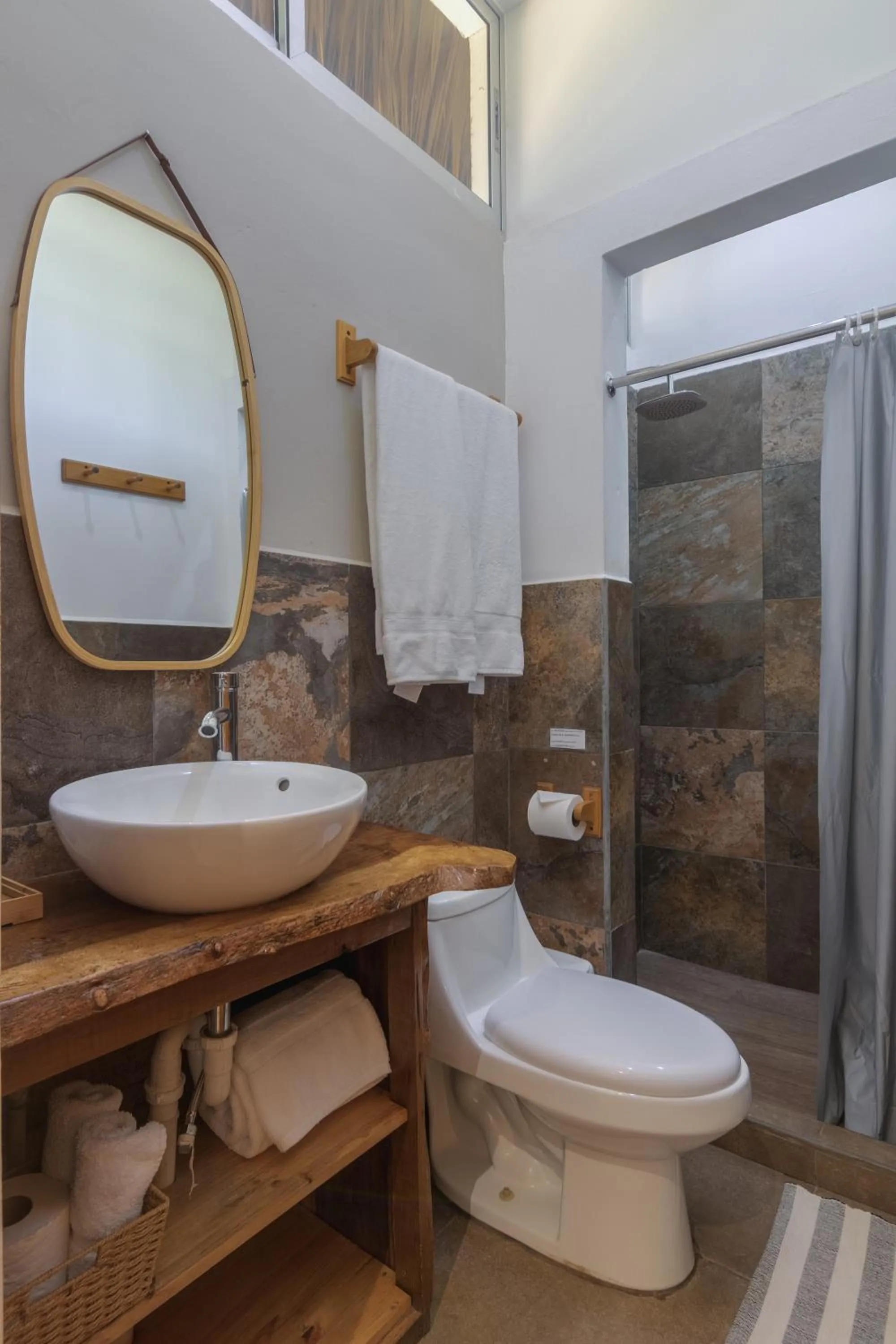 Bathroom in Hotel Michanti