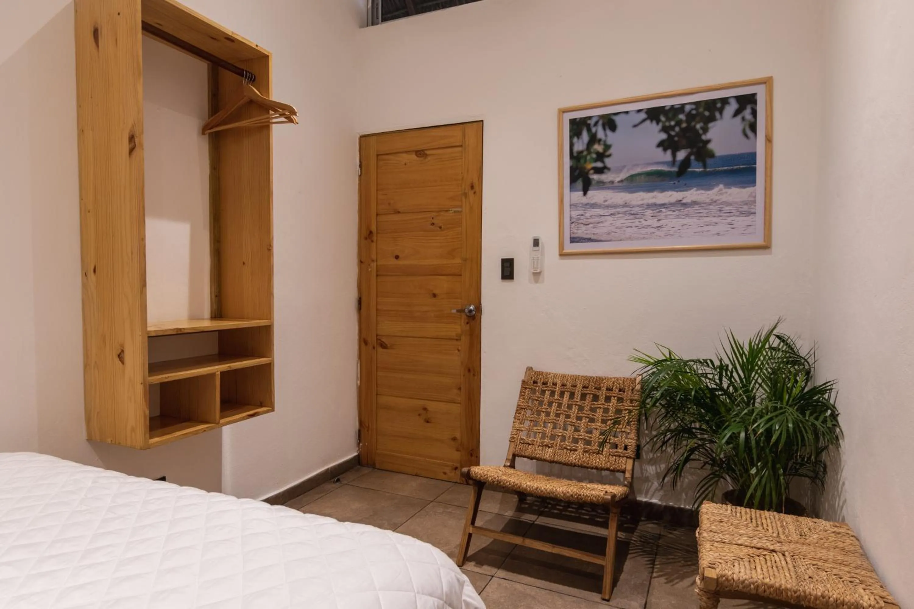 wardrobe, Bed in Hotel Michanti