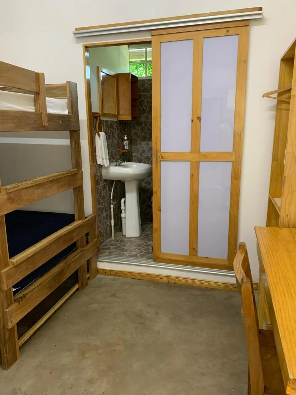 Bathroom, Bed in Hotel Michanti