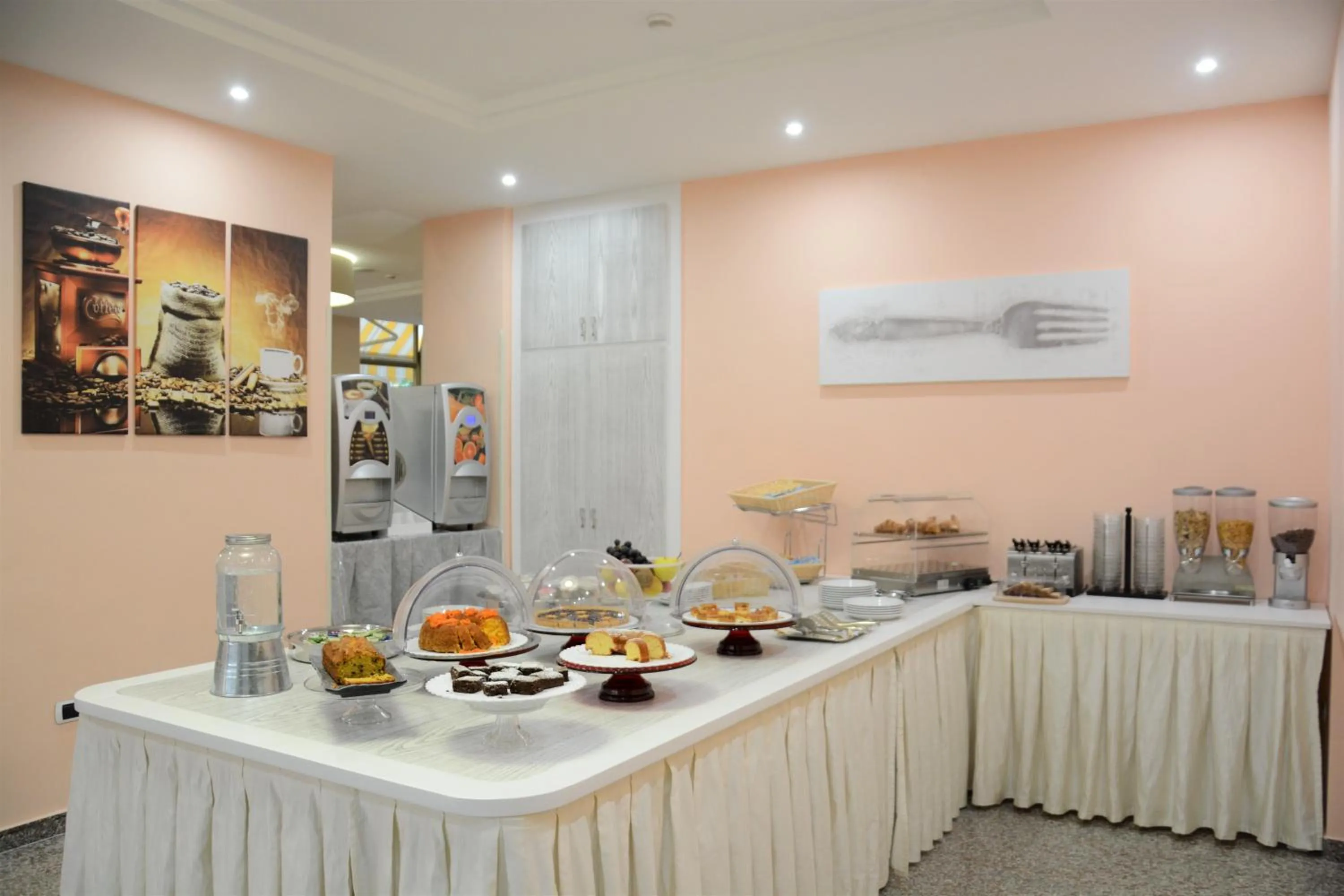 Breakfast in Hotel Dei Pini