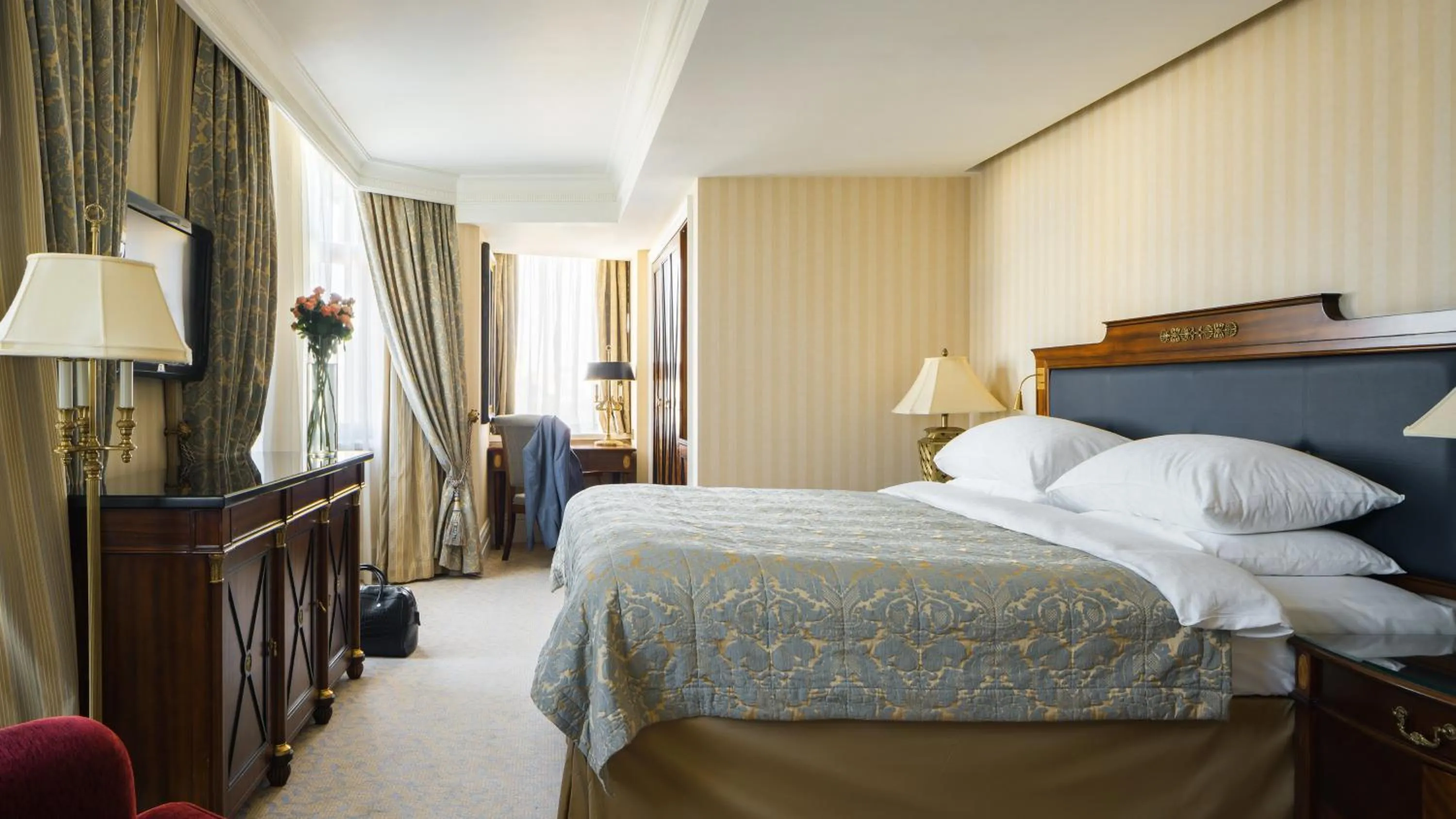 Bedroom, Bed in InterContinental - Kyiv by IHG
