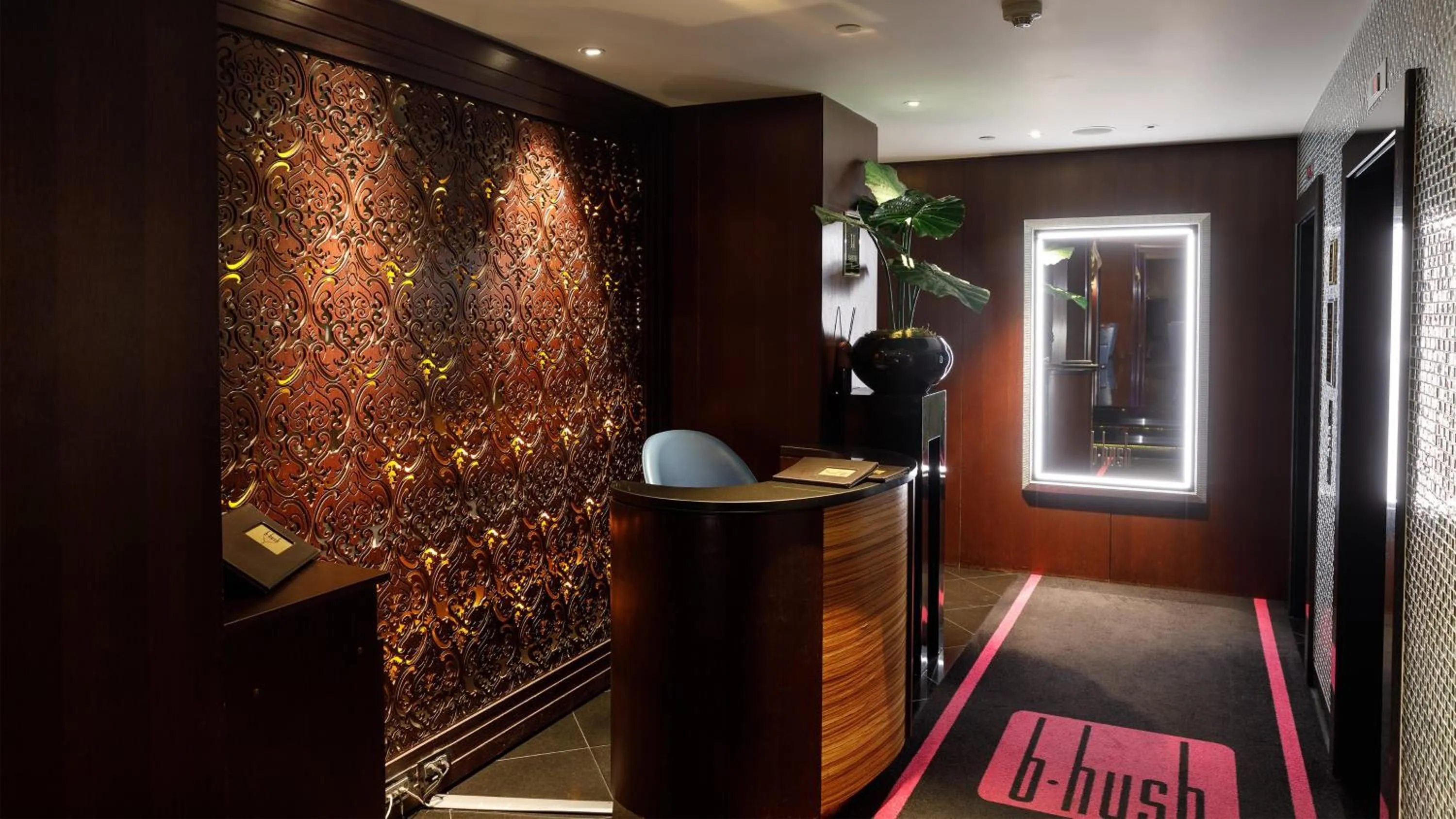 Lounge or bar in InterContinental - Kyiv by IHG