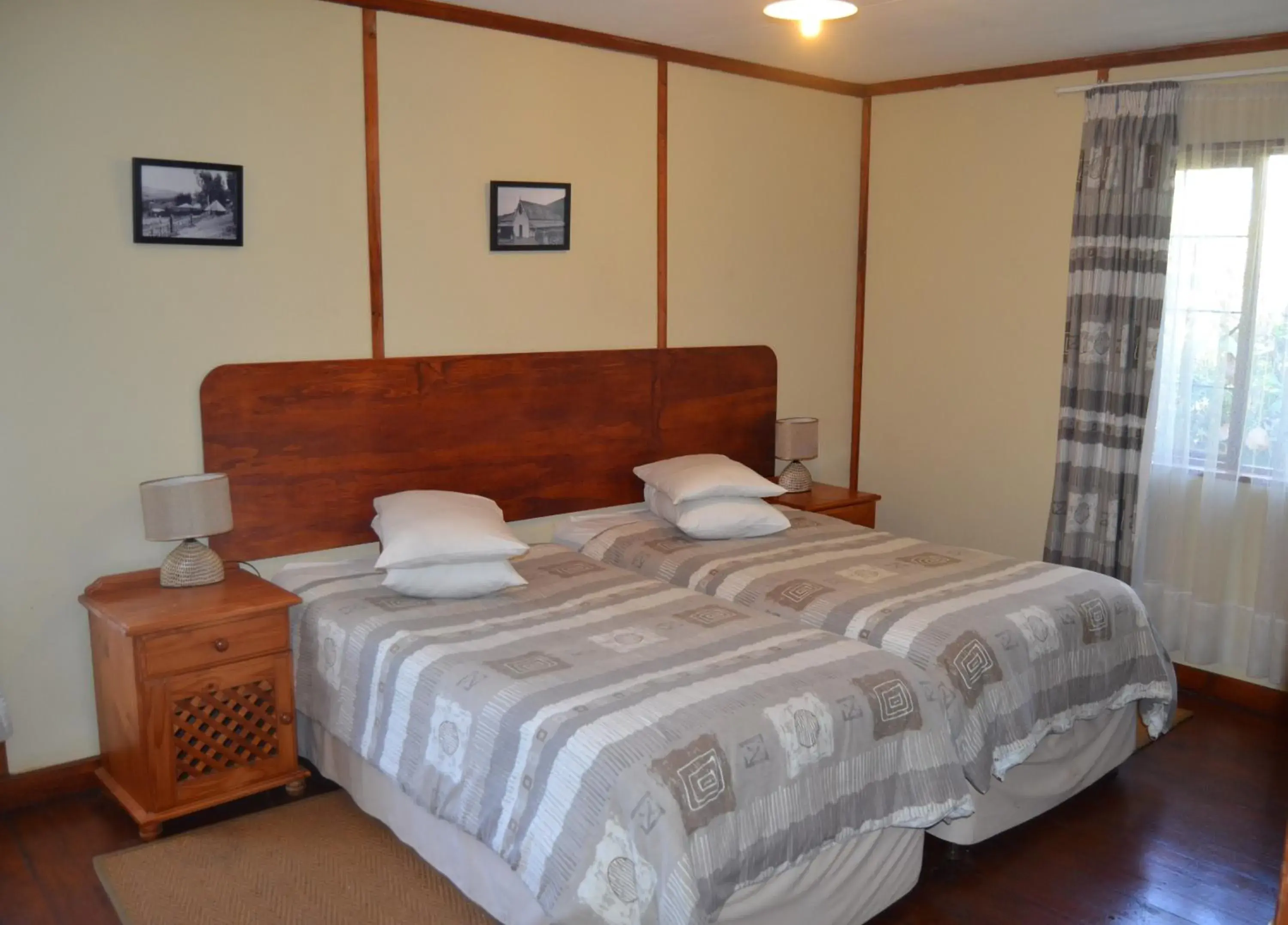 Twin Room in Log Cabin & Settlers Village Twin Room in Log Cabin & Settlers Village