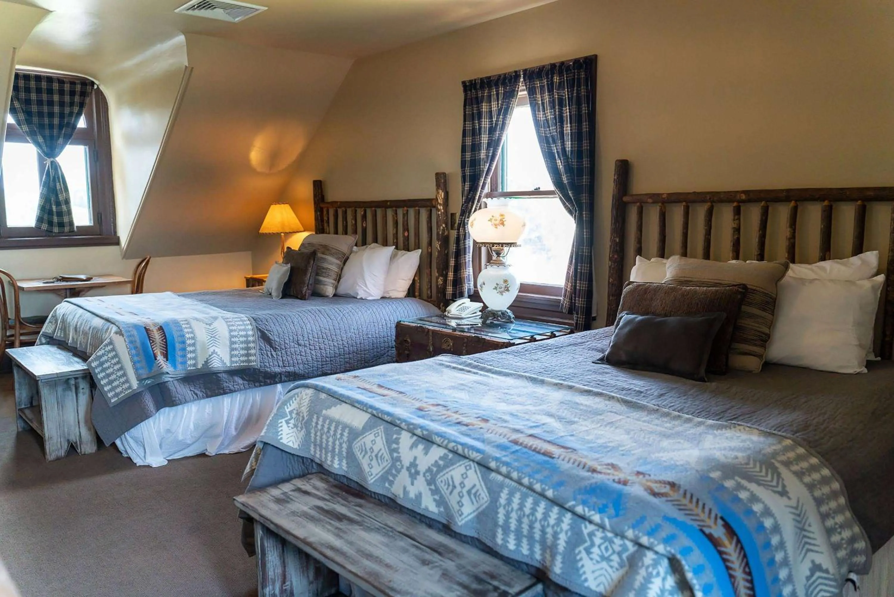 Bedroom, Bed in Sheridan Inn - Best Western Signature Collection