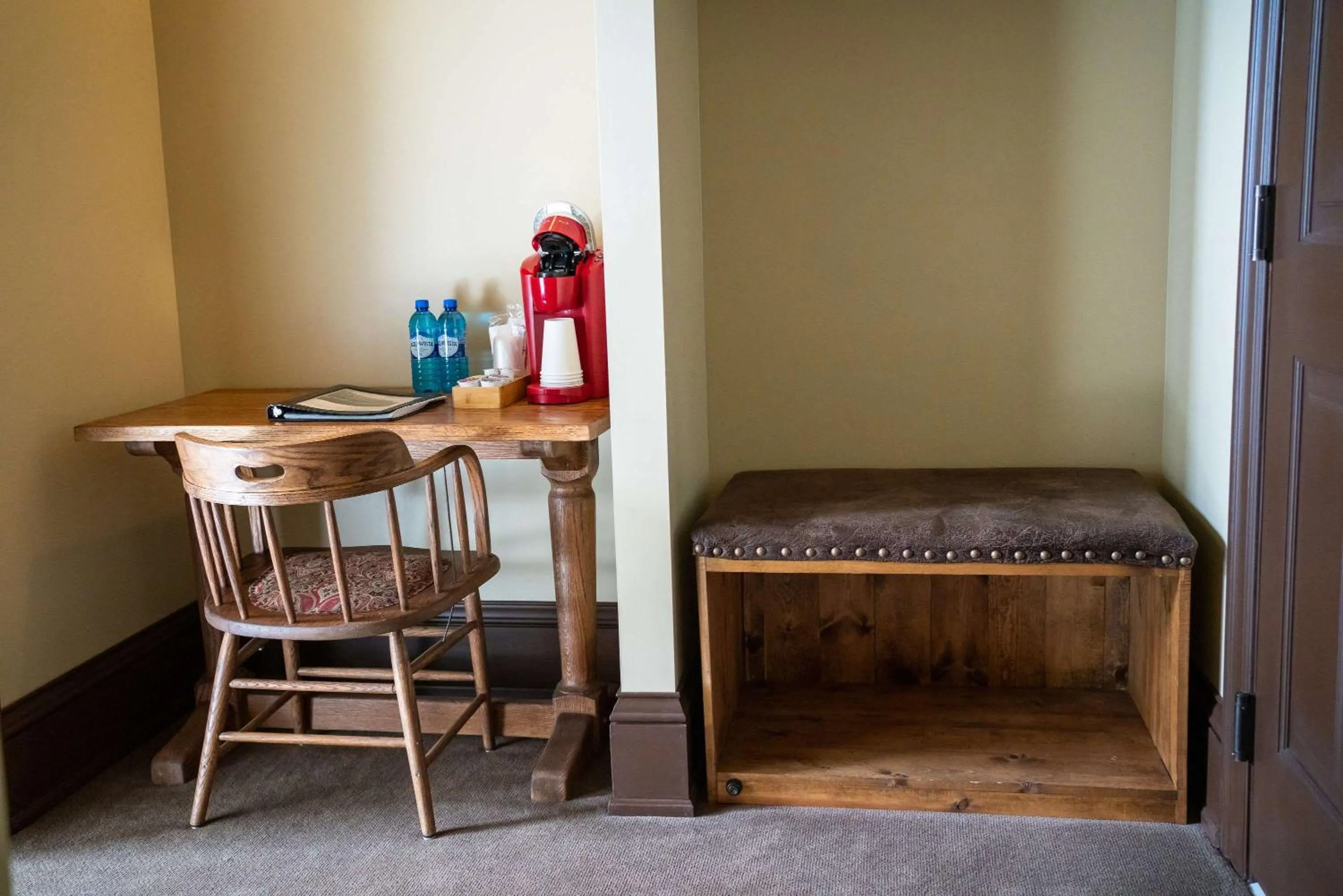 Bedroom, Bed in Sheridan Inn - Best Western Signature Collection