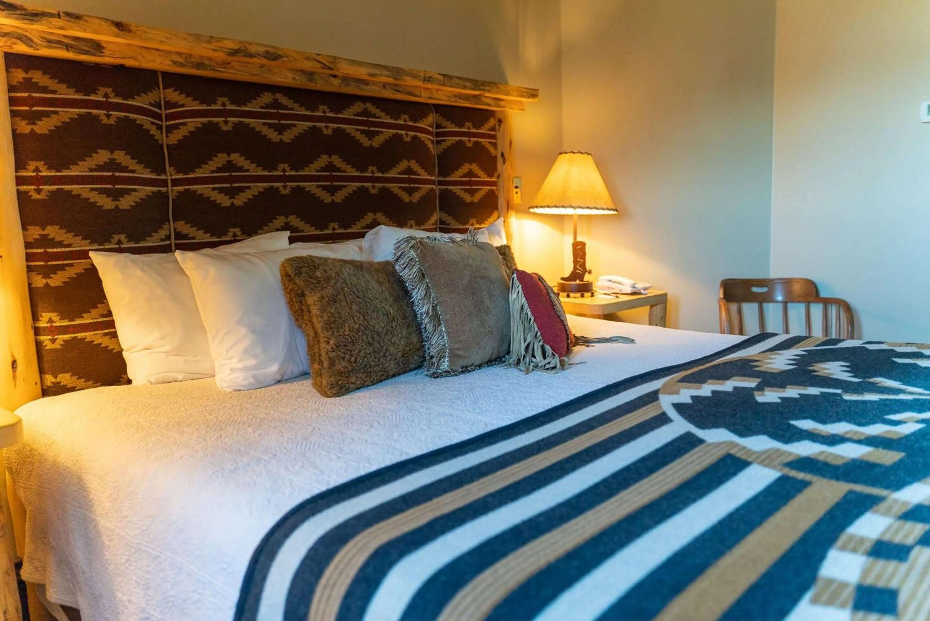 Bedroom, Bed in Sheridan Inn - Best Western Signature Collection