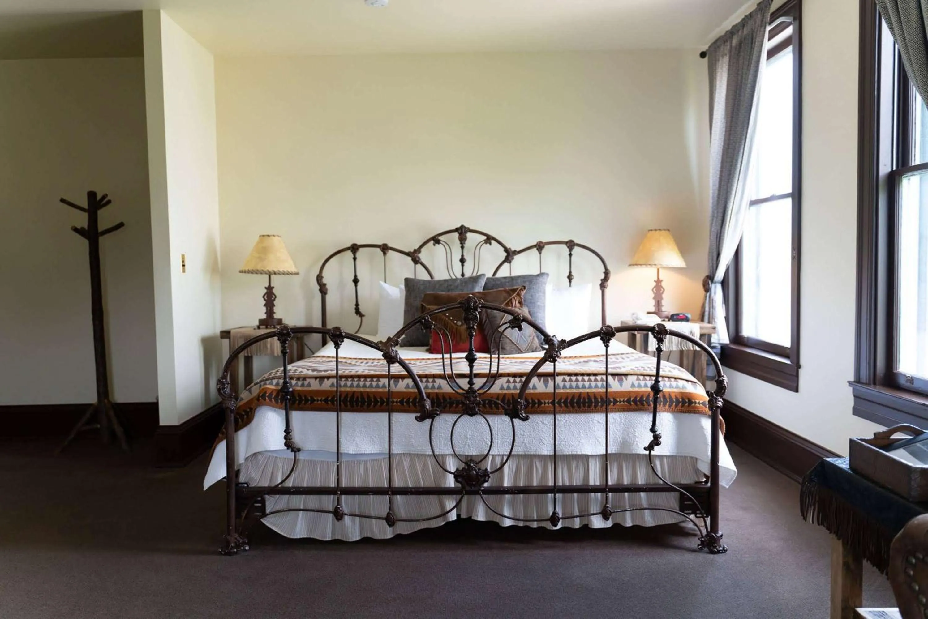 Bedroom, Bed in Sheridan Inn - Best Western Signature Collection