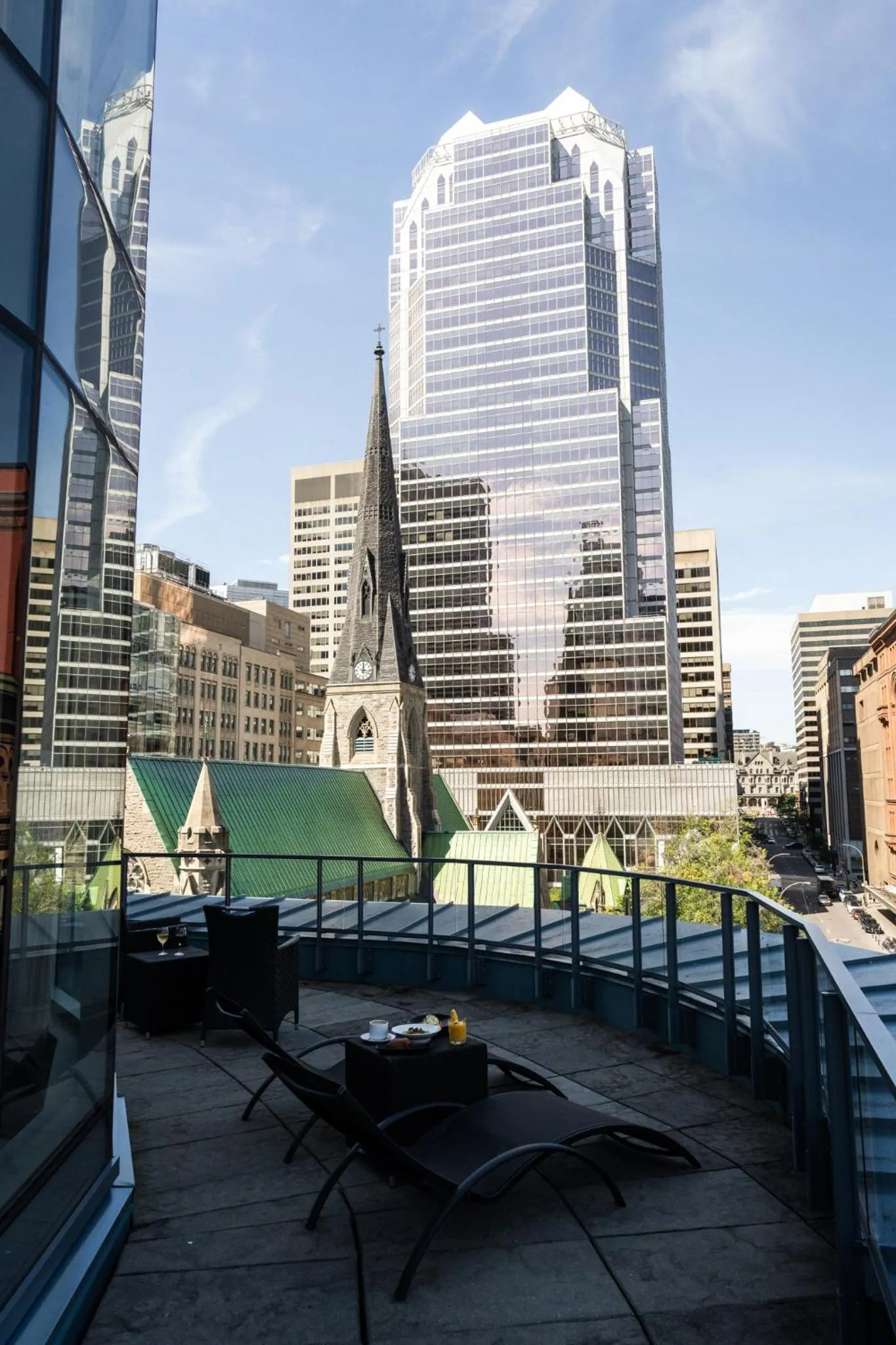 Balcony/Terrace in Hôtel Birks Montréal