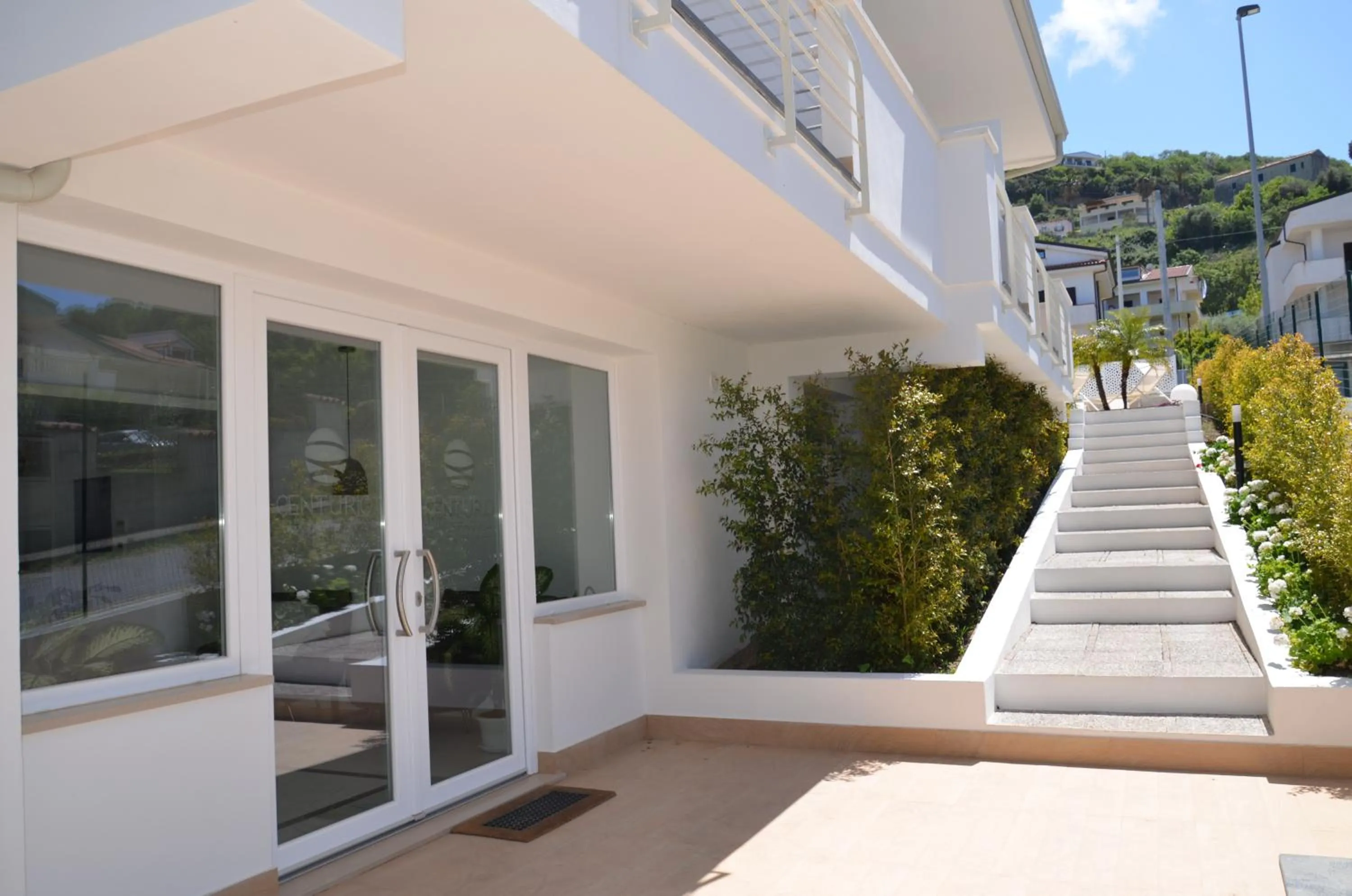 Facade/entrance in Centurio luxury rooms