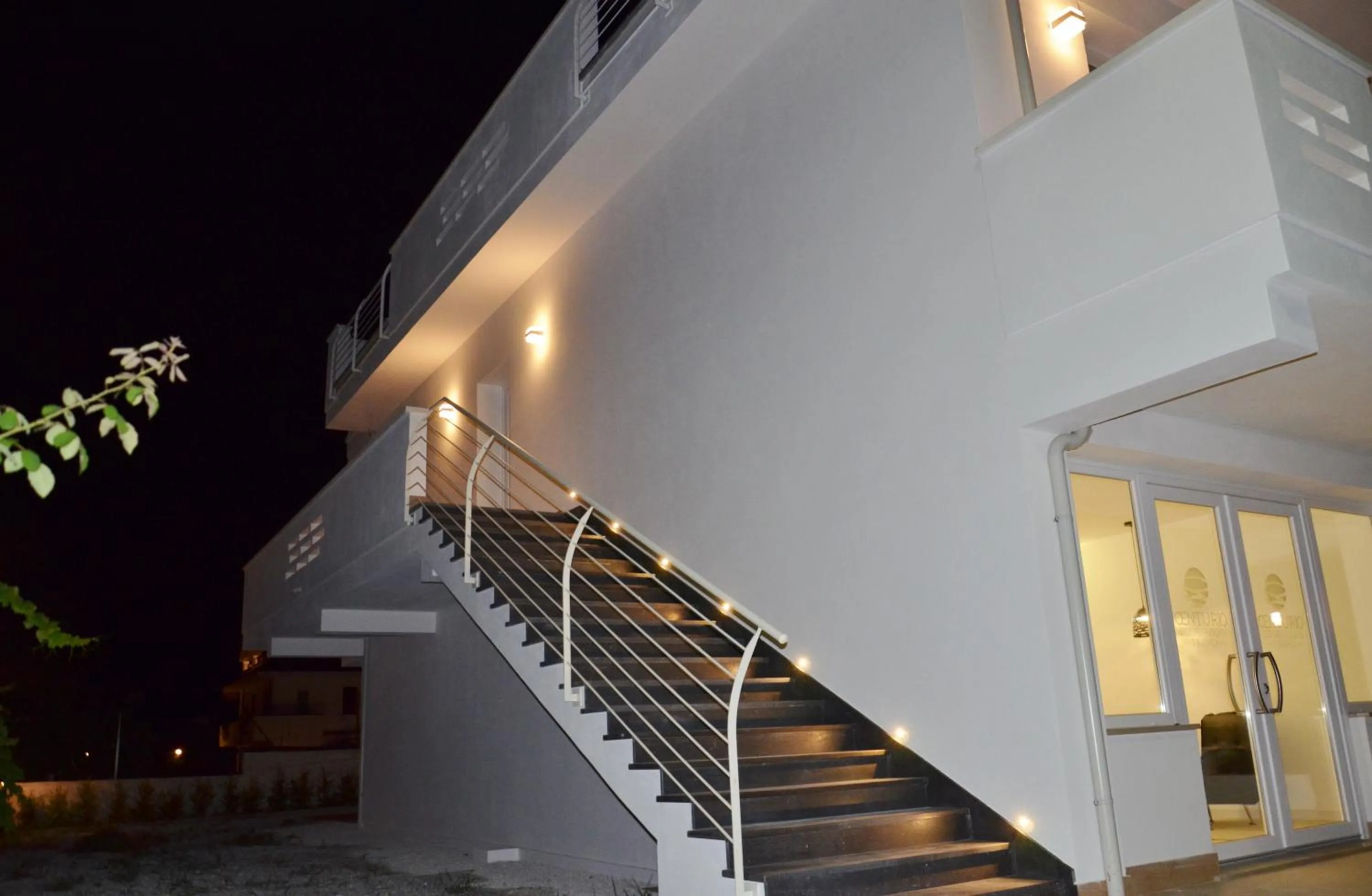 Facade/entrance in Centurio luxury rooms