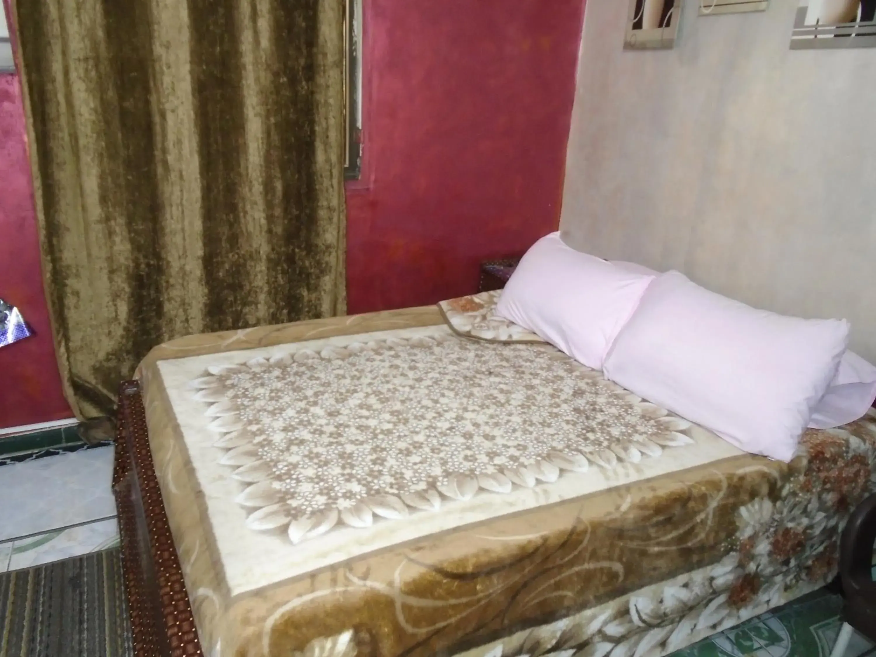 Single Room with Shared Shower and Toilet - single occupancy in City Hostel Single Room with Shared Shower and Toilet - single occupancy in City Hostel