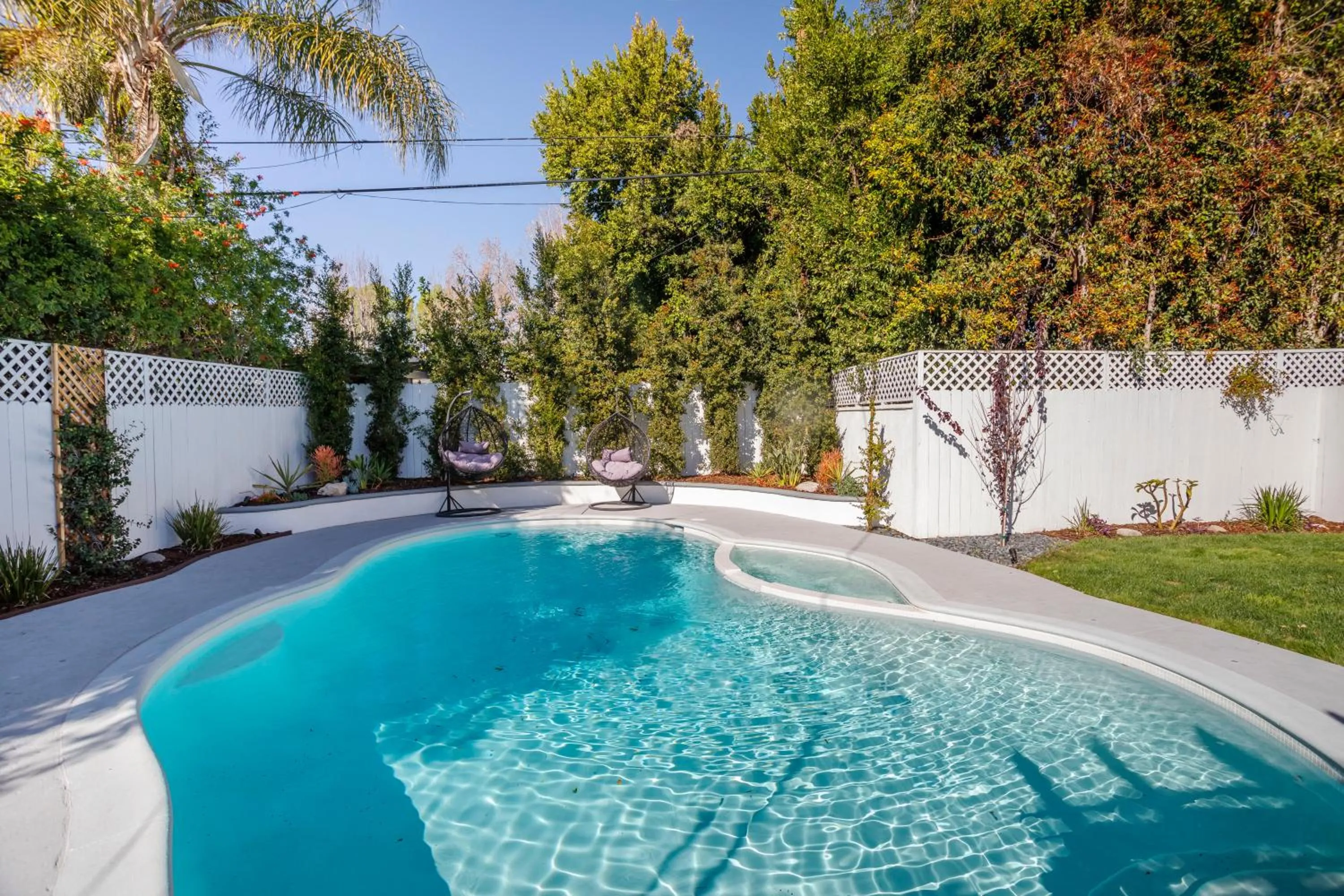 Day in Enchanting Sherman Oaks Home With Pool permit #HSR two five zero zero 3222