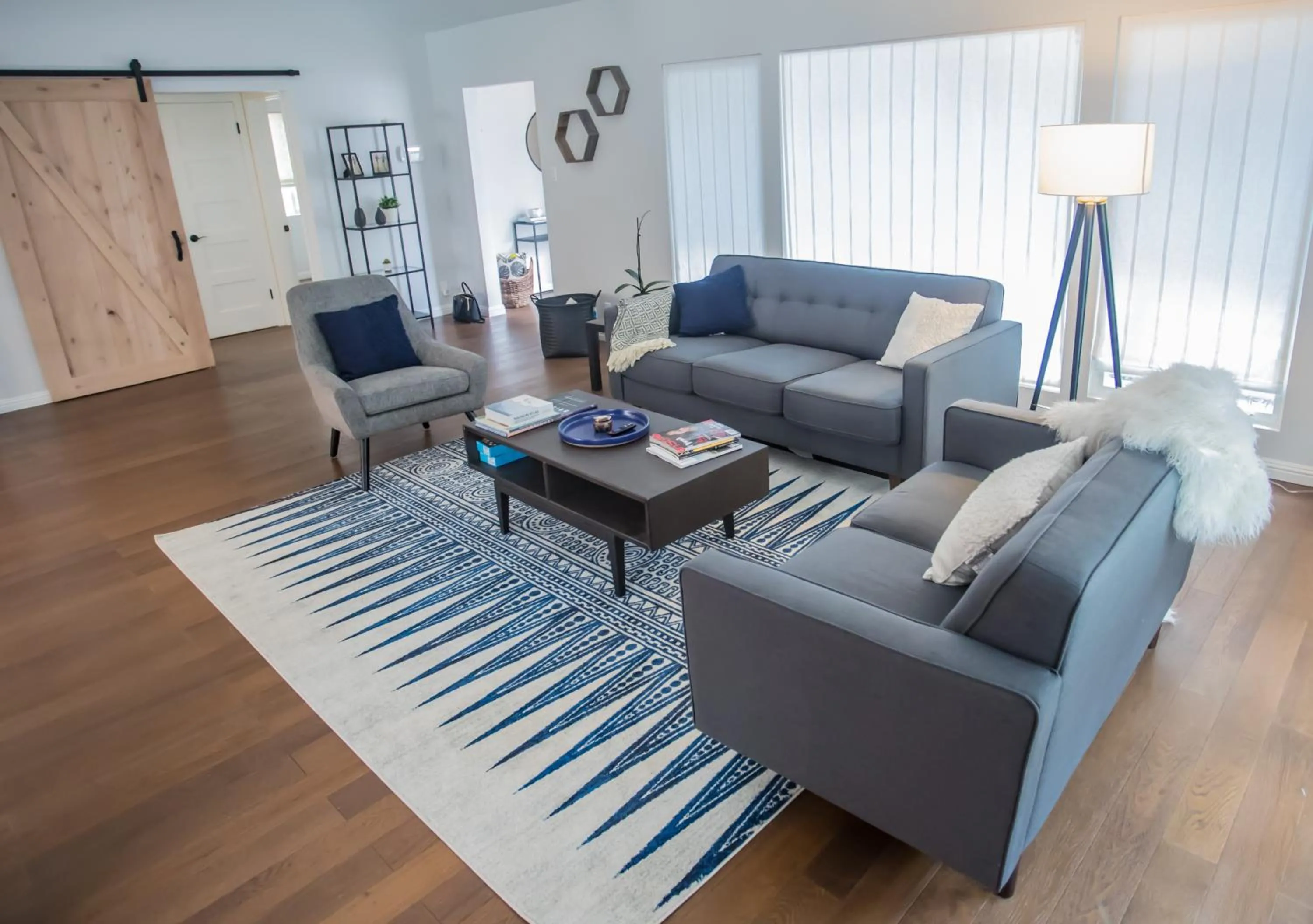 Communal lounge/ TV room in Enchanting Sherman Oaks Home With Pool permit #HSR two five zero zero 3222