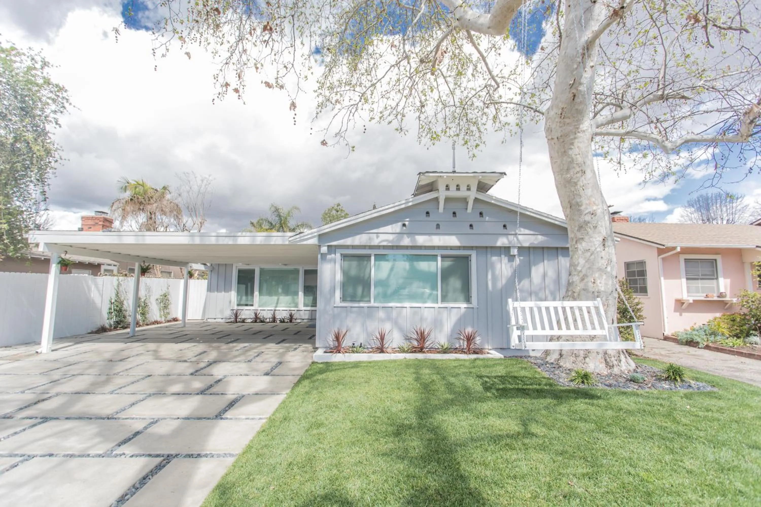 Facade/entrance in Enchanting Sherman Oaks Home With Pool permit #HSR two five zero zero 3222