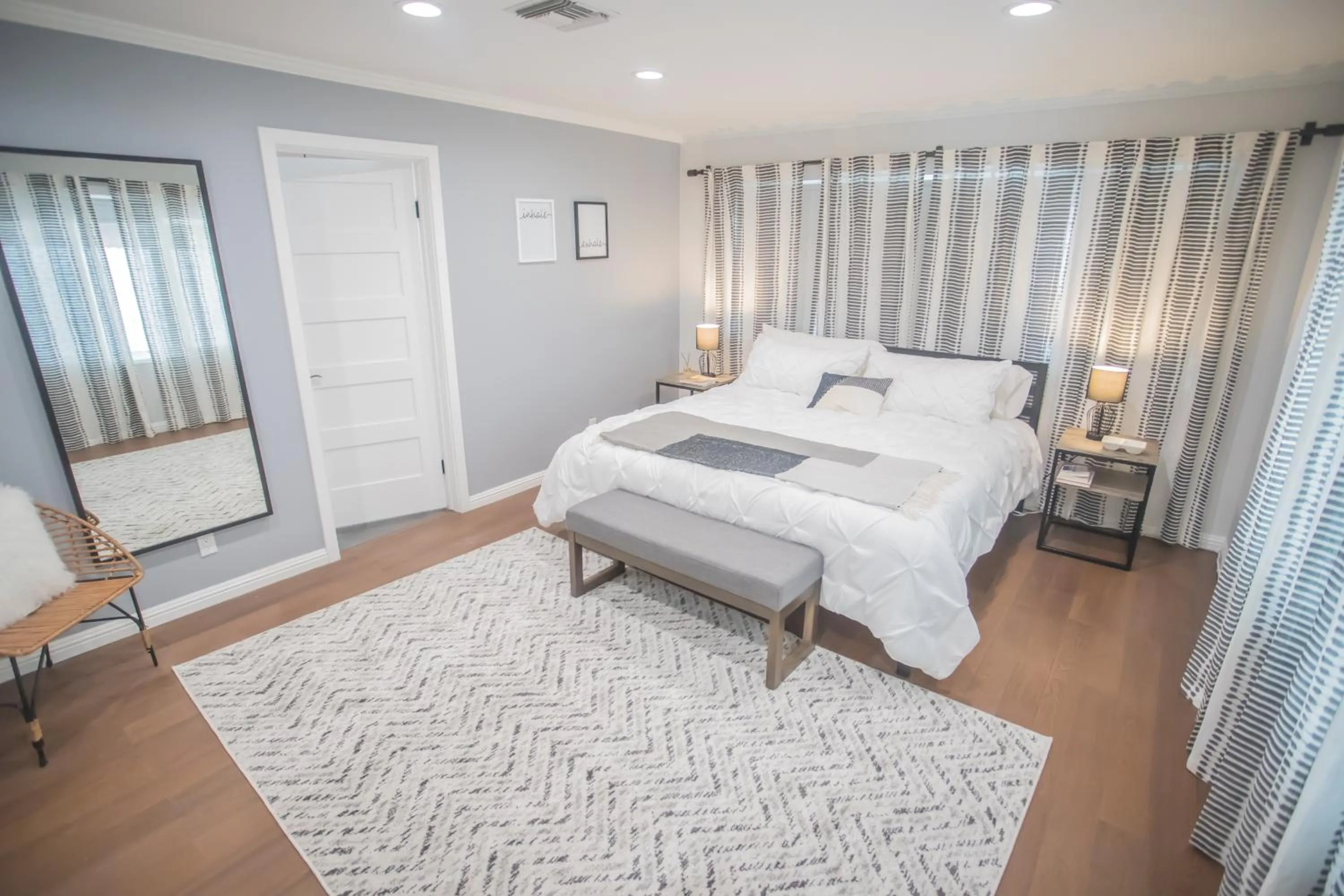 Bed in Enchanting Sherman Oaks Home With Pool permit #HSR two five zero zero 3222