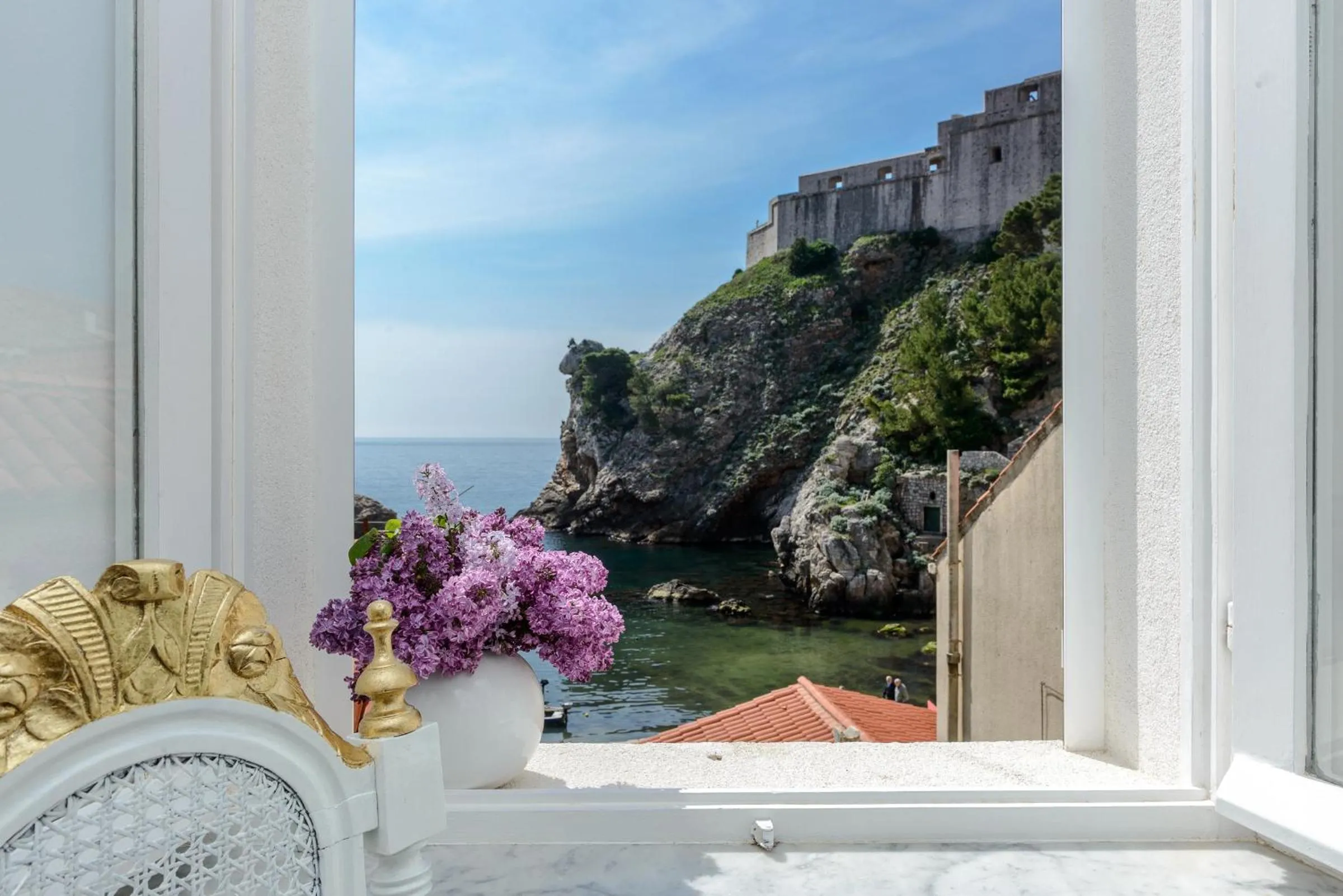 Luxury Old Town Apartment with breathtaking sea view