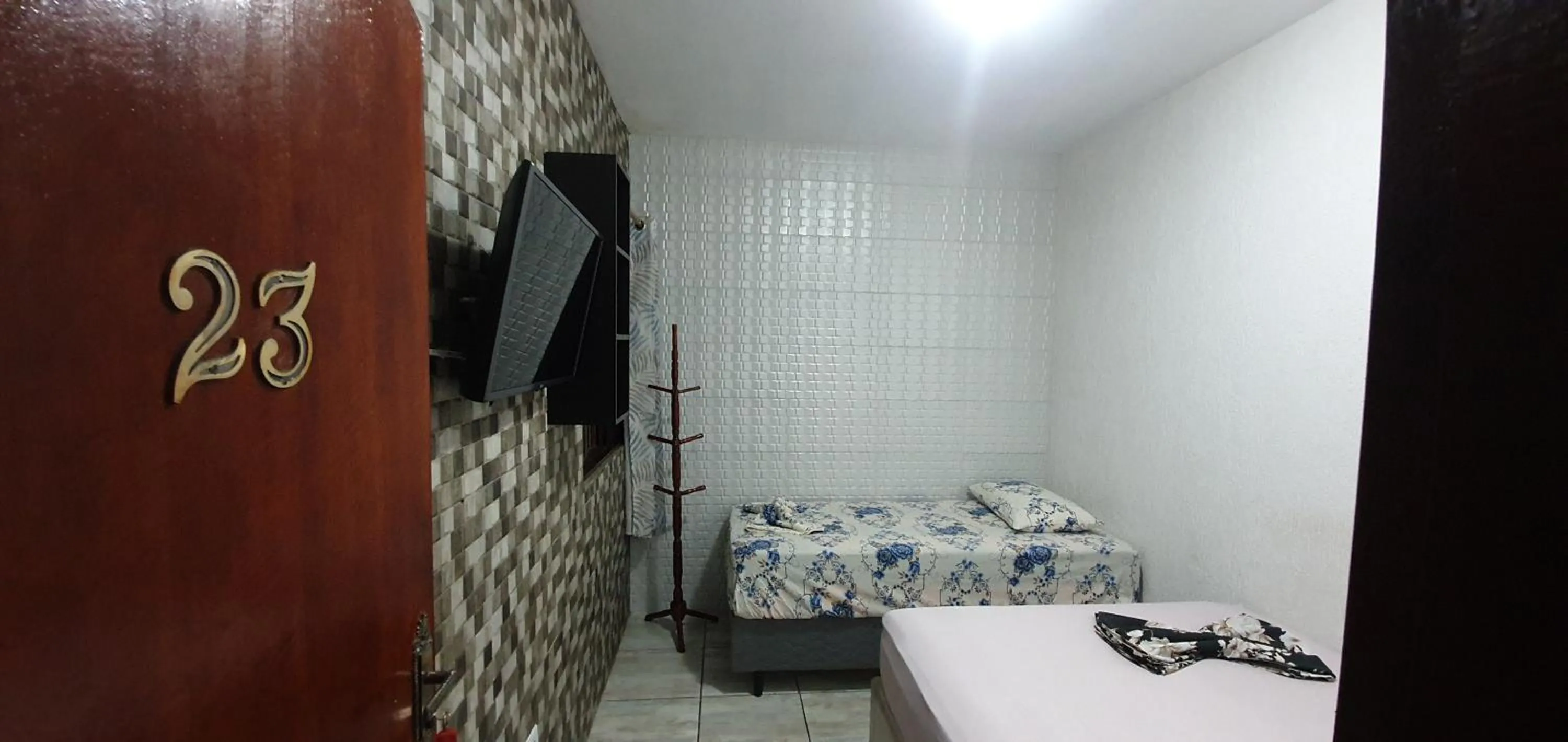 Basic Triple Room with Shared Bathroom in Pousada Fonseca