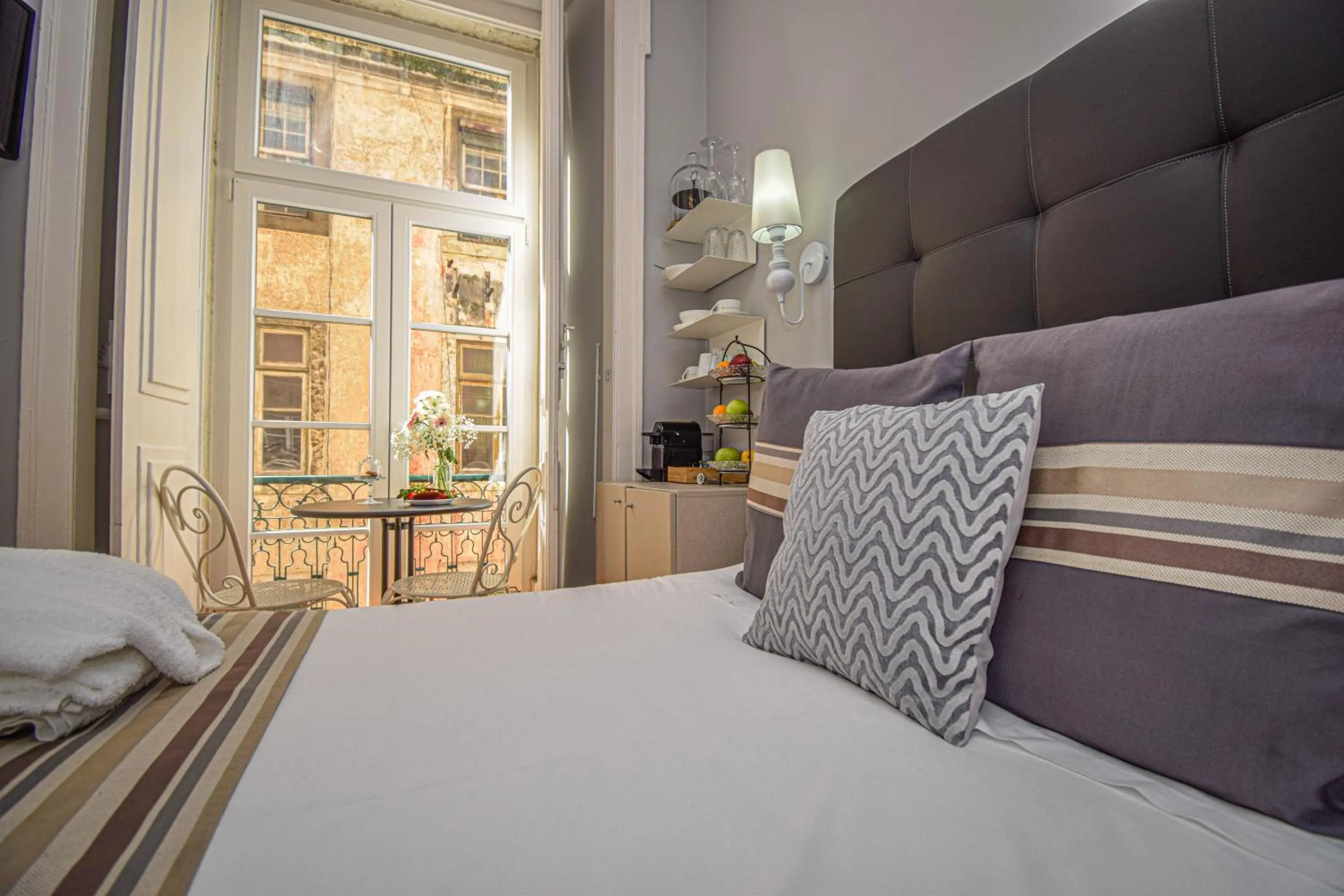 Bed in B in B Lisbon Downtown Suites