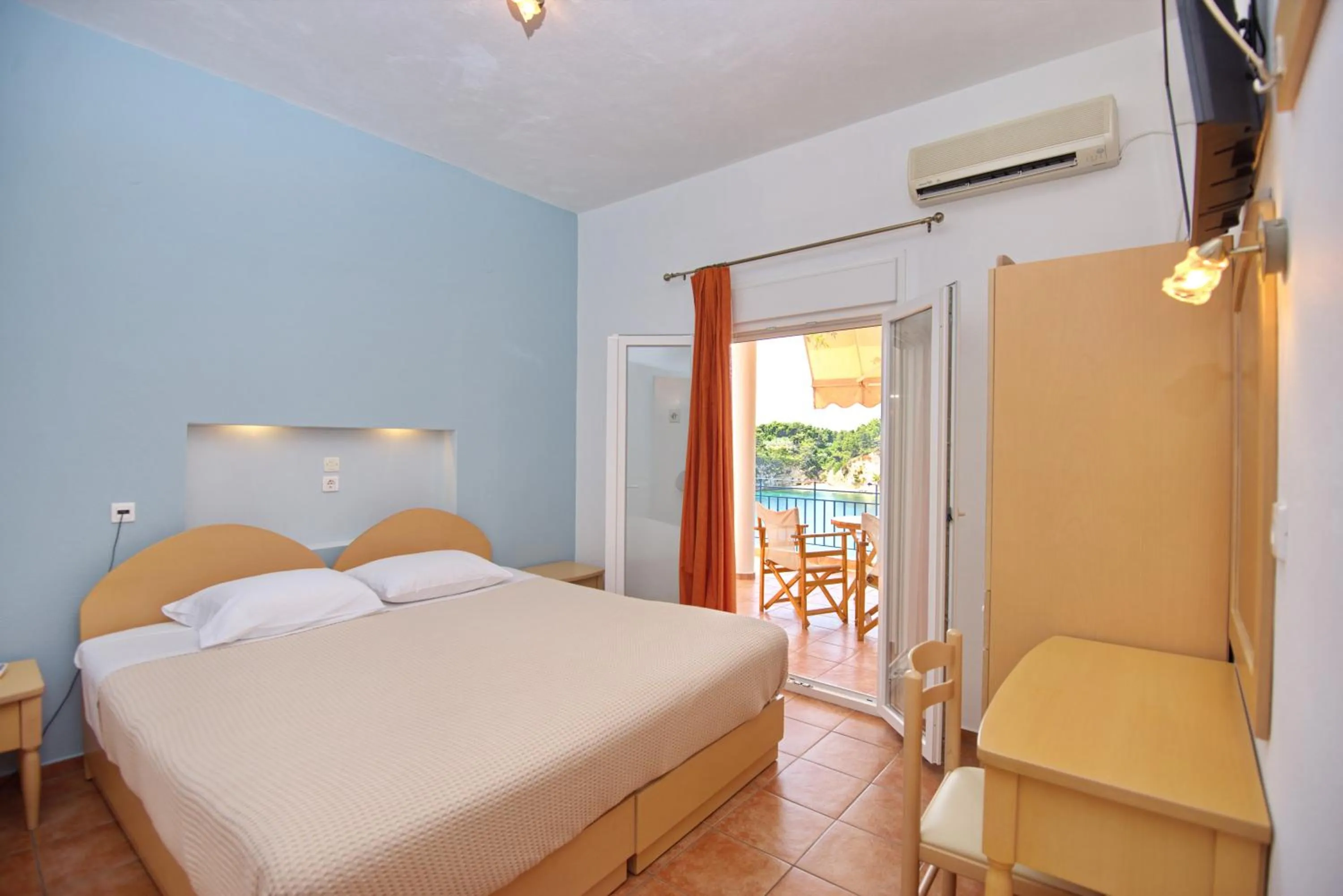 Kavos Hotel