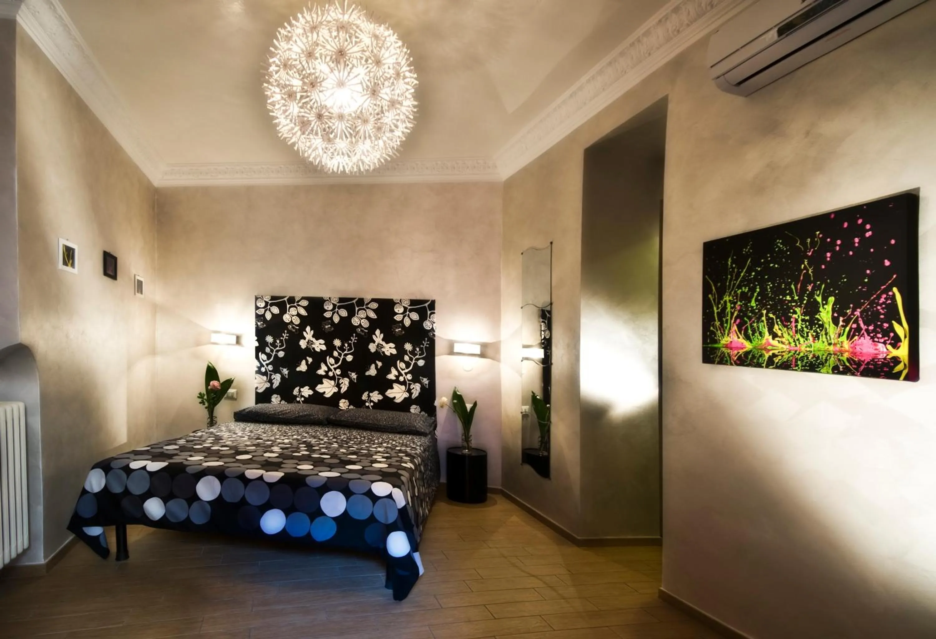 Photo of the whole room, Bed in Domus Diana