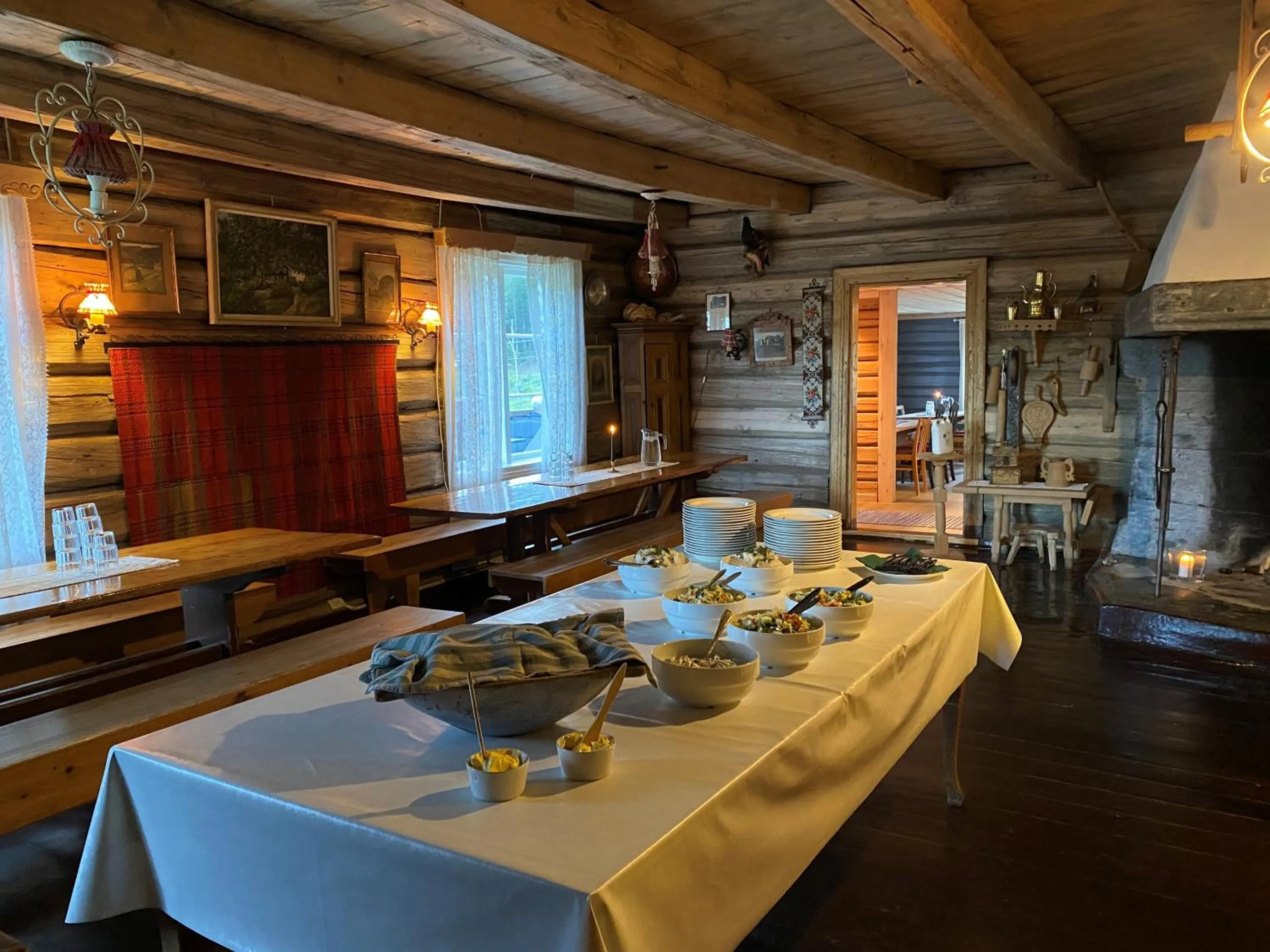 Restaurant/places to eat in HI Sjoa