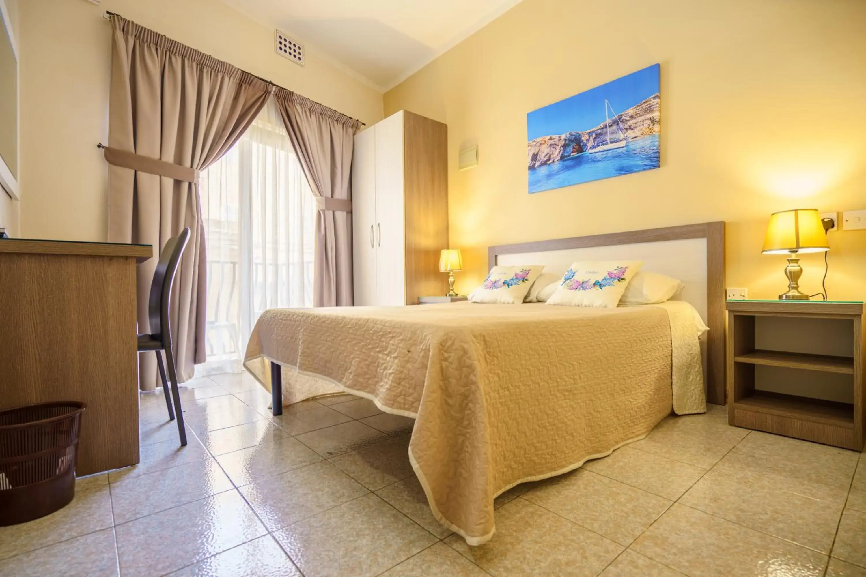 Bed in Lantern Guest House Bed in Lantern Guest House