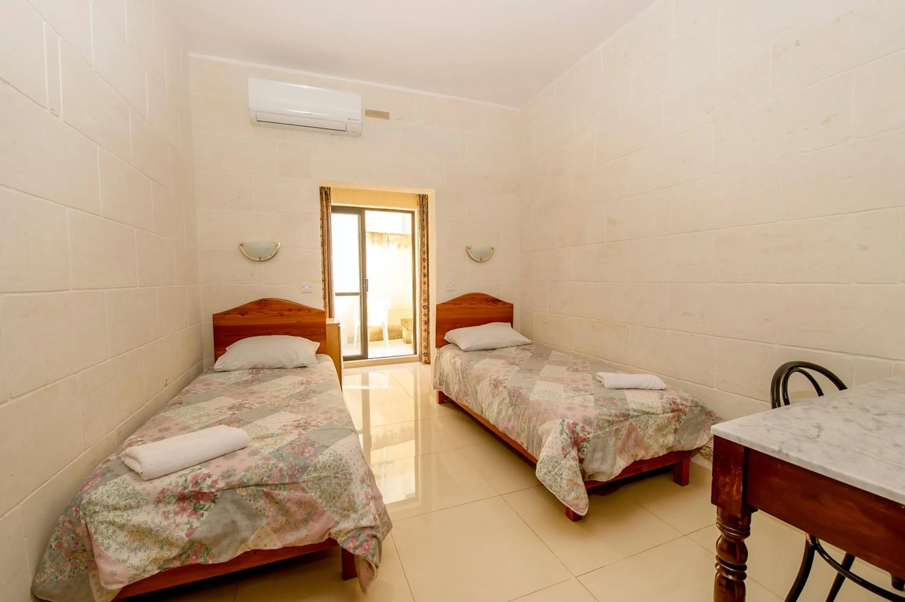 Bed in Lantern Guest House