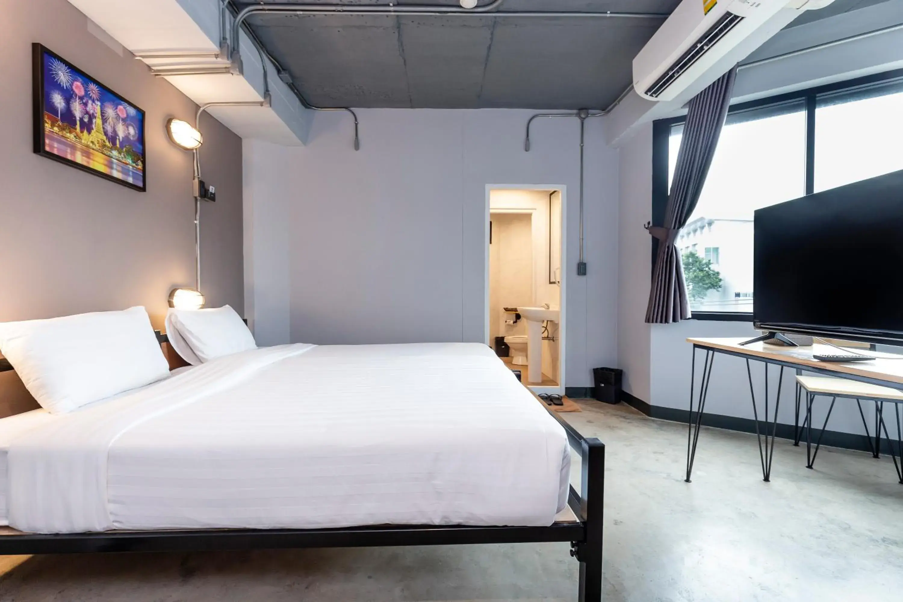 TV and multimedia, Bed in Rest24 Residence TV and multimedia, Bed in Rest24 Residence