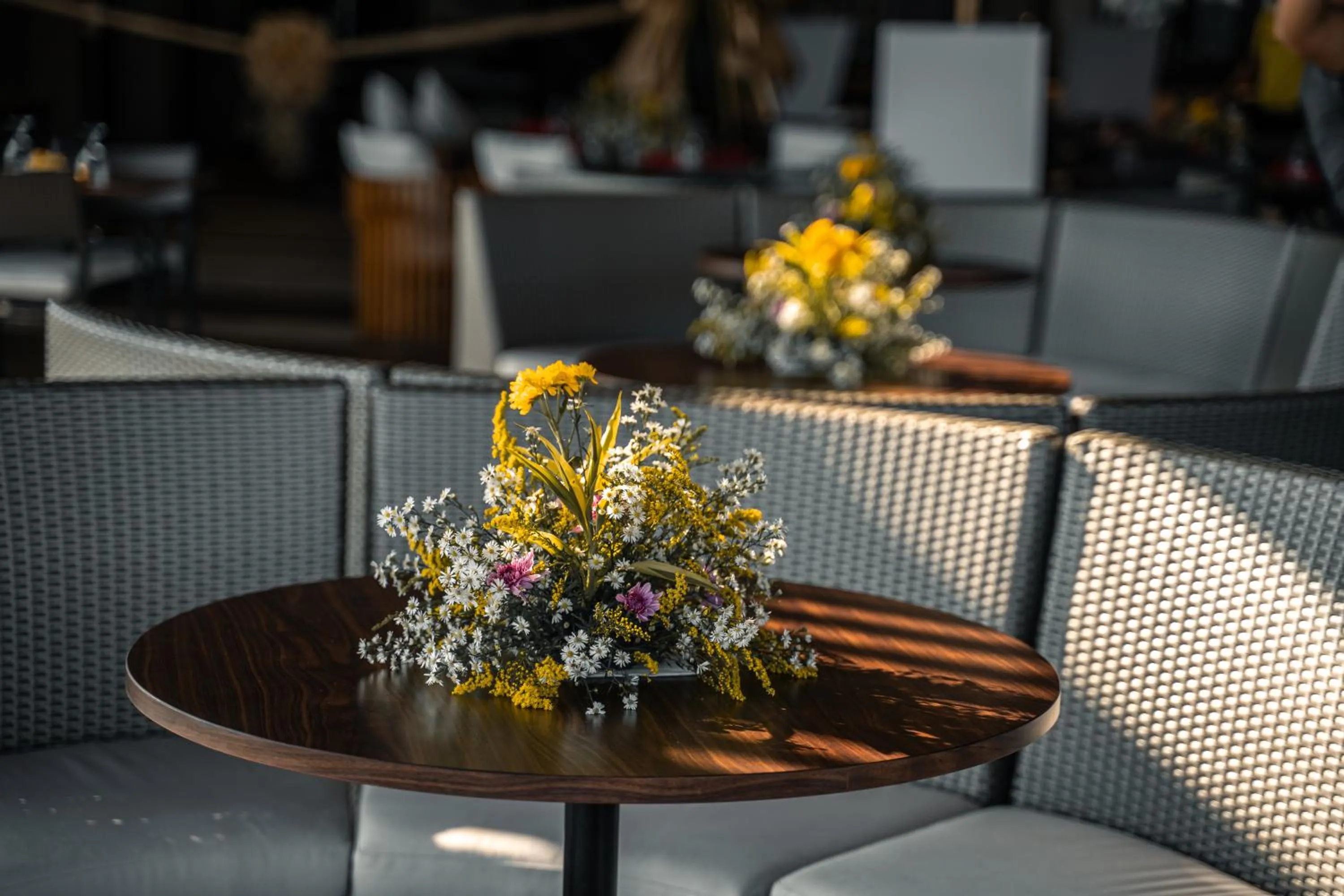 Restaurant/places to eat in Yello! Hotel