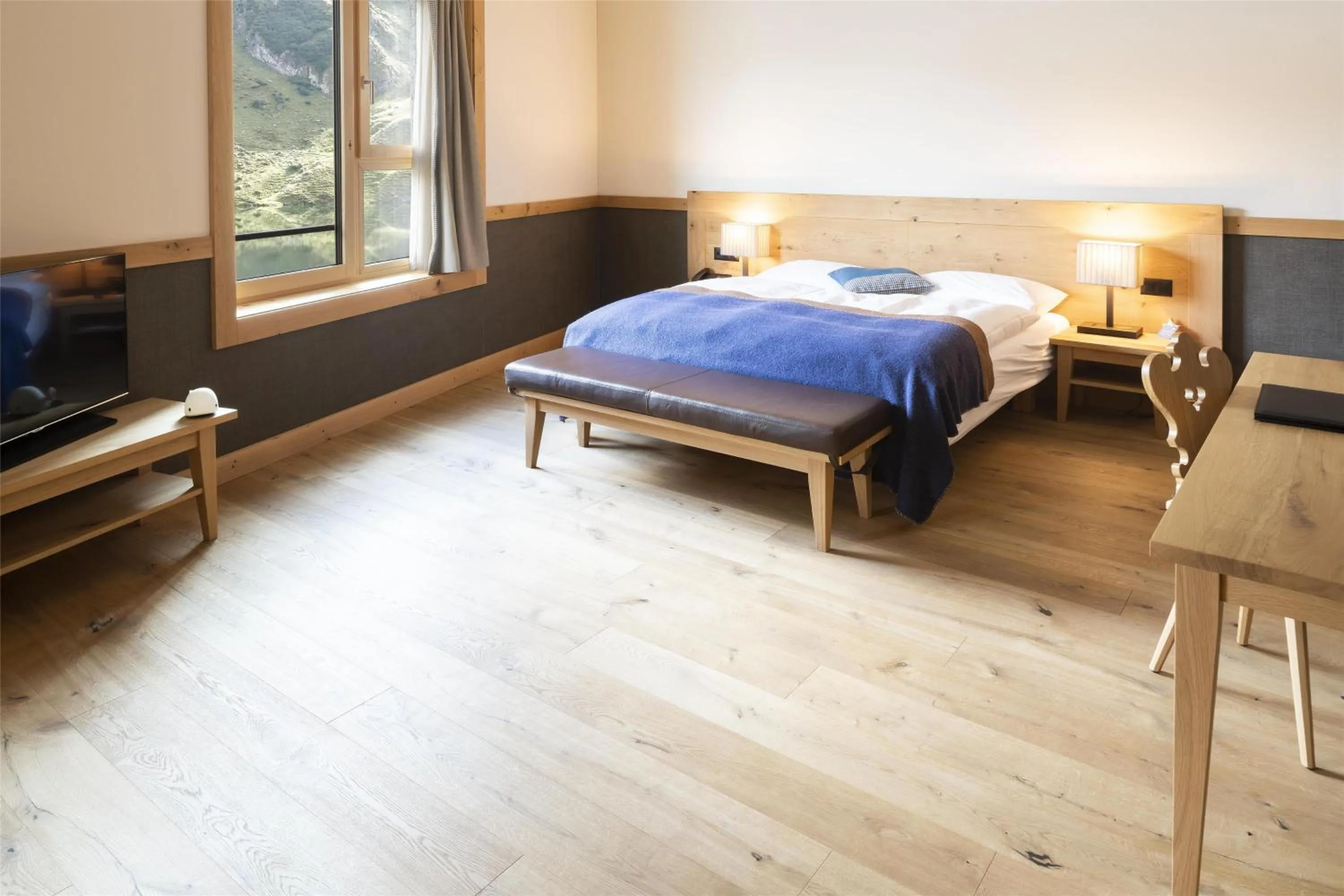 Photo of the whole room, Bed in Frutt Mountain Resort