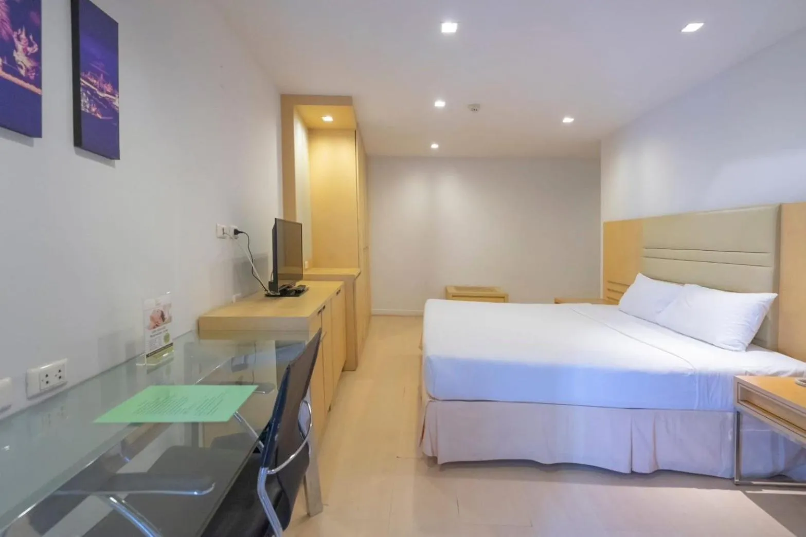 Bed in The Tivoli Hotel