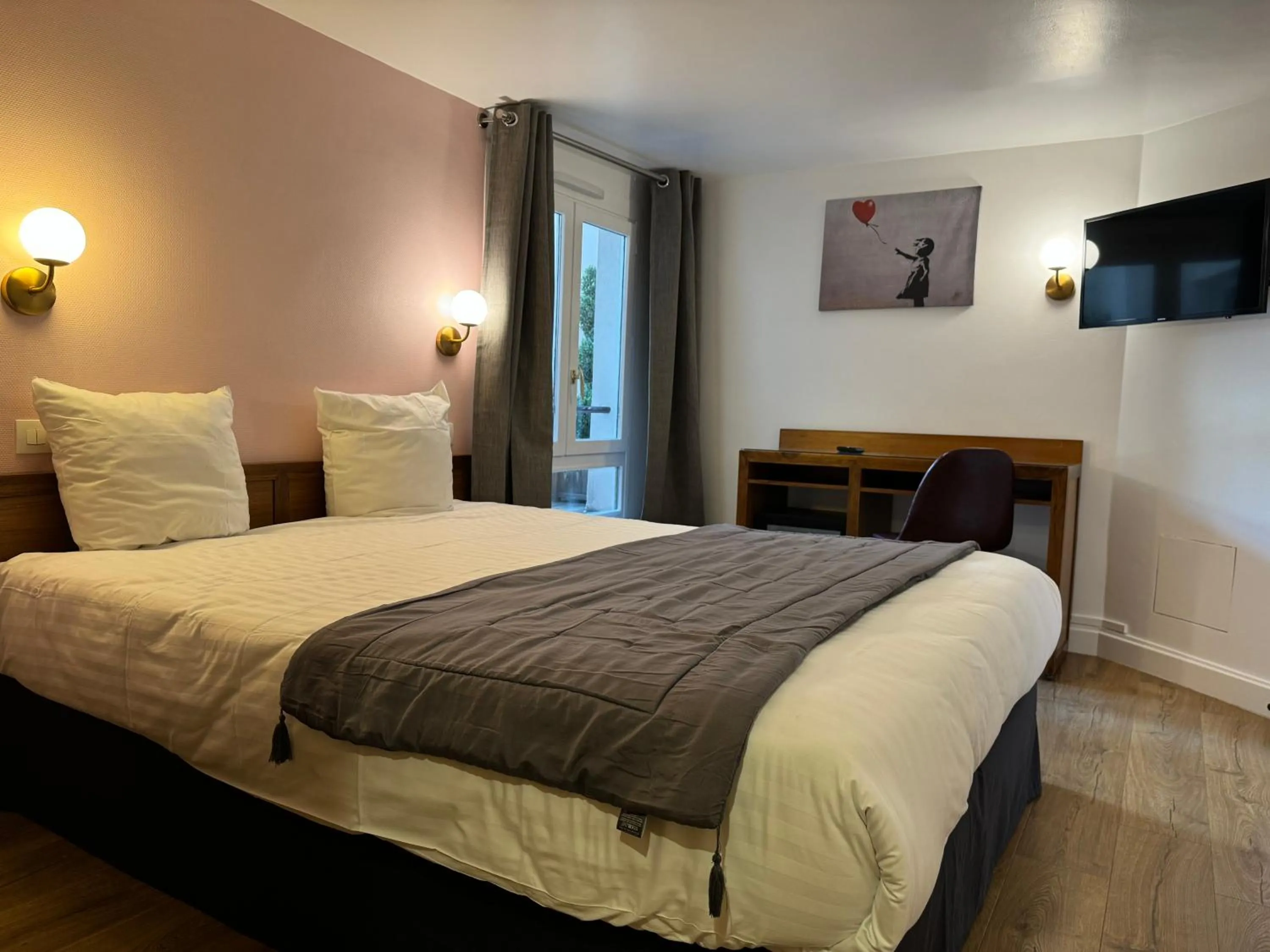 Bed in Hôtel Du Leman