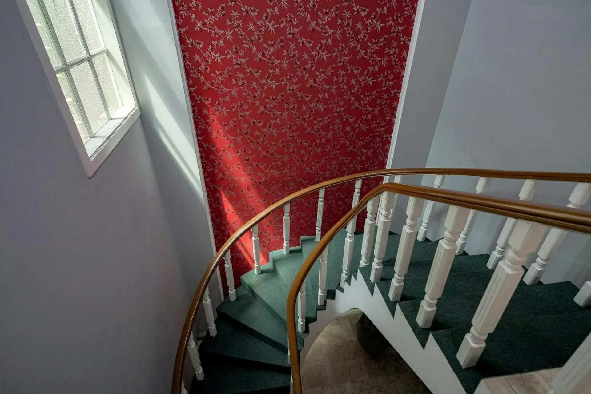 Property building in RedDoorz Premium near RS Pondok Indah Property building in RedDoorz Premium near RS Pondok Indah