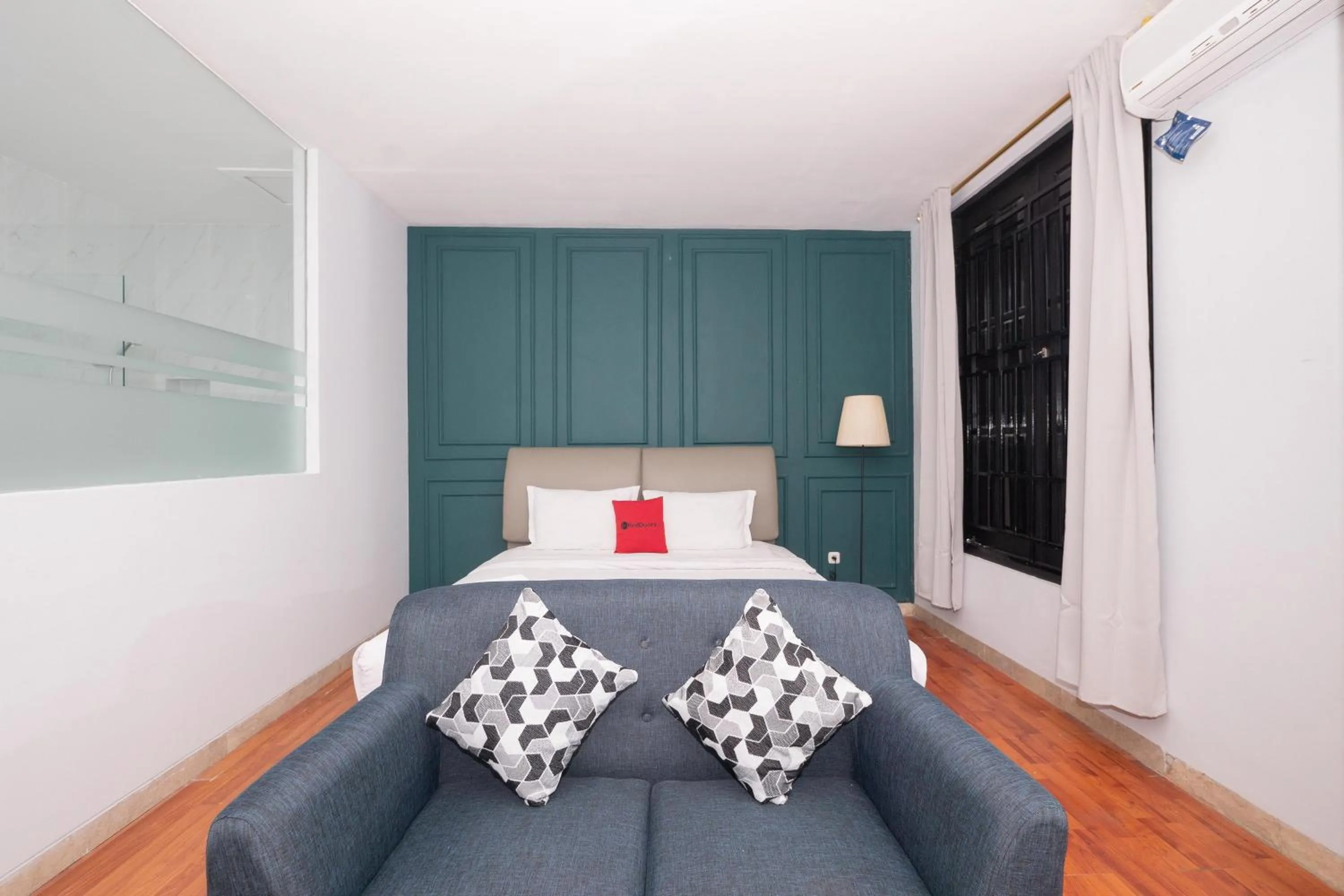 Bed in RedDoorz Premium near RS Pondok Indah