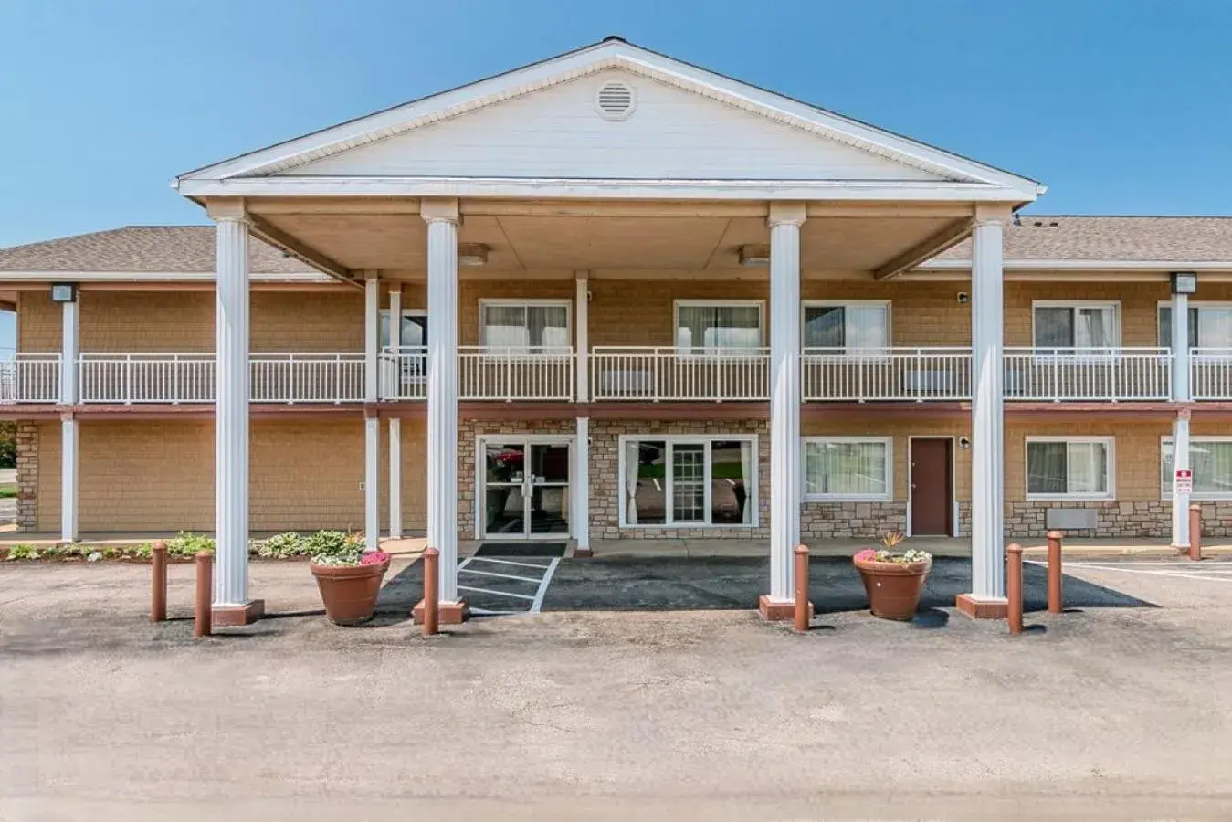 Property building in Americas Best Value Inn Ashtabula/Austinburg Property building in Americas Best Value Inn Ashtabula/Austinburg