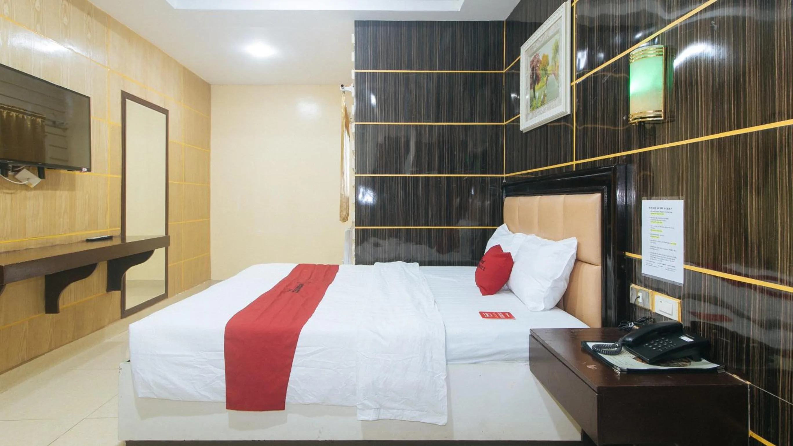Bed in RedDoorz at Winter Hotel Araneta