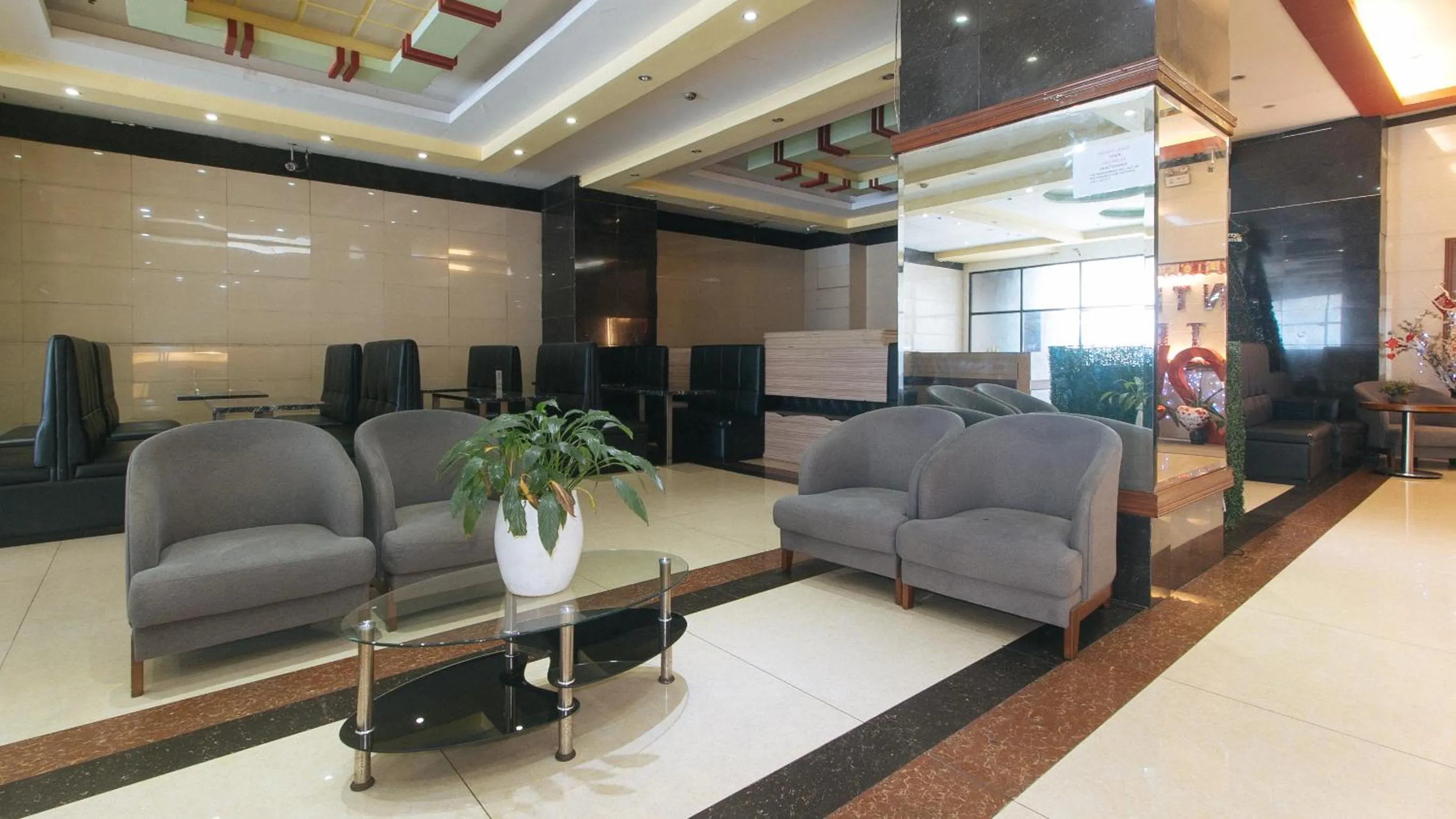 Lobby or reception in RedDoorz at Winter Hotel Araneta