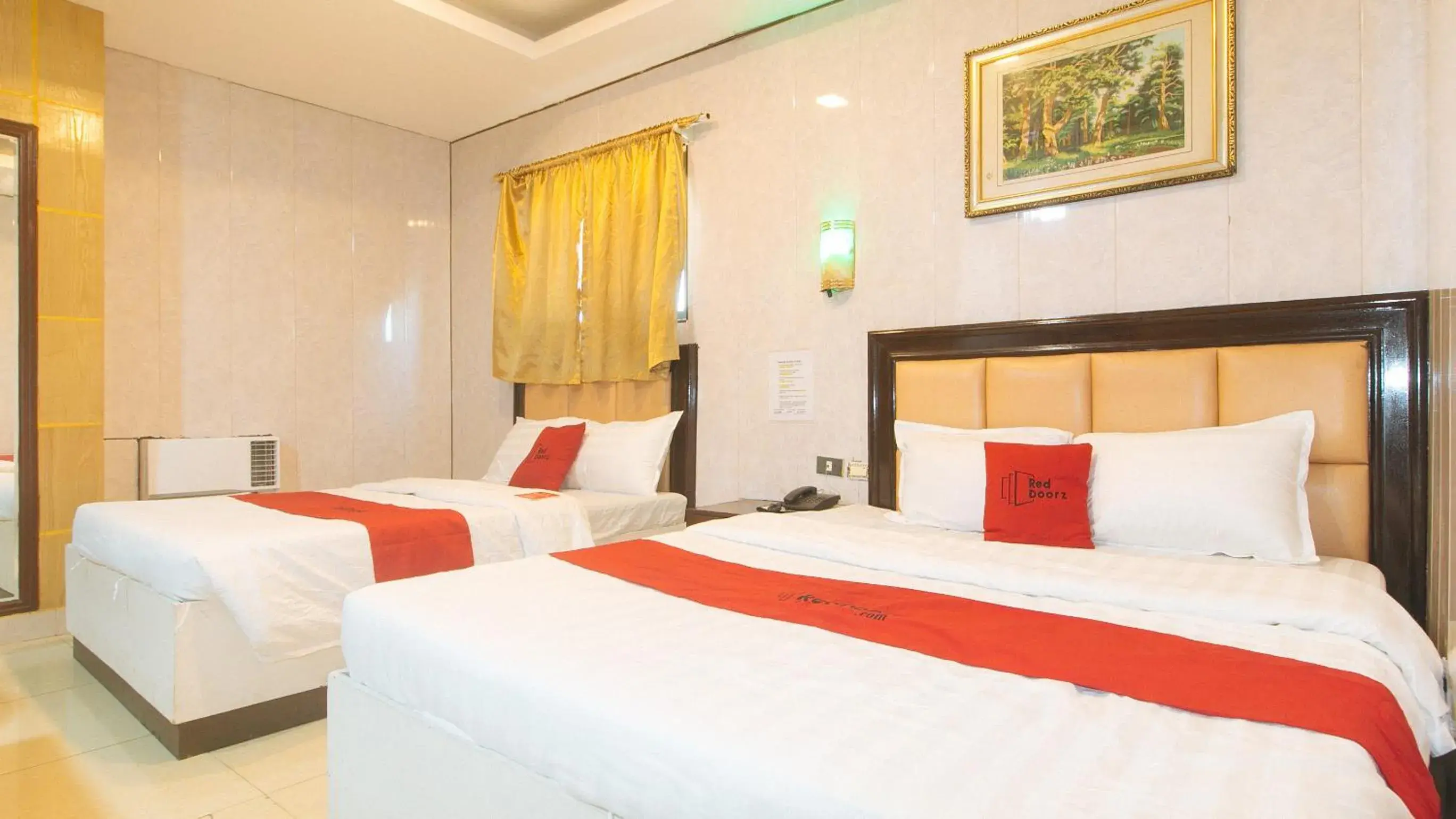 Family Room in RedDoorz at Winter Hotel Araneta Family Room in RedDoorz at Winter Hotel Araneta