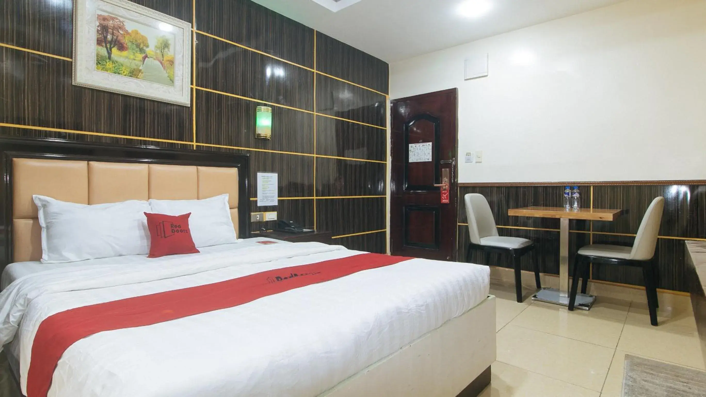Bed in RedDoorz at Winter Hotel Araneta Bed in RedDoorz at Winter Hotel Araneta