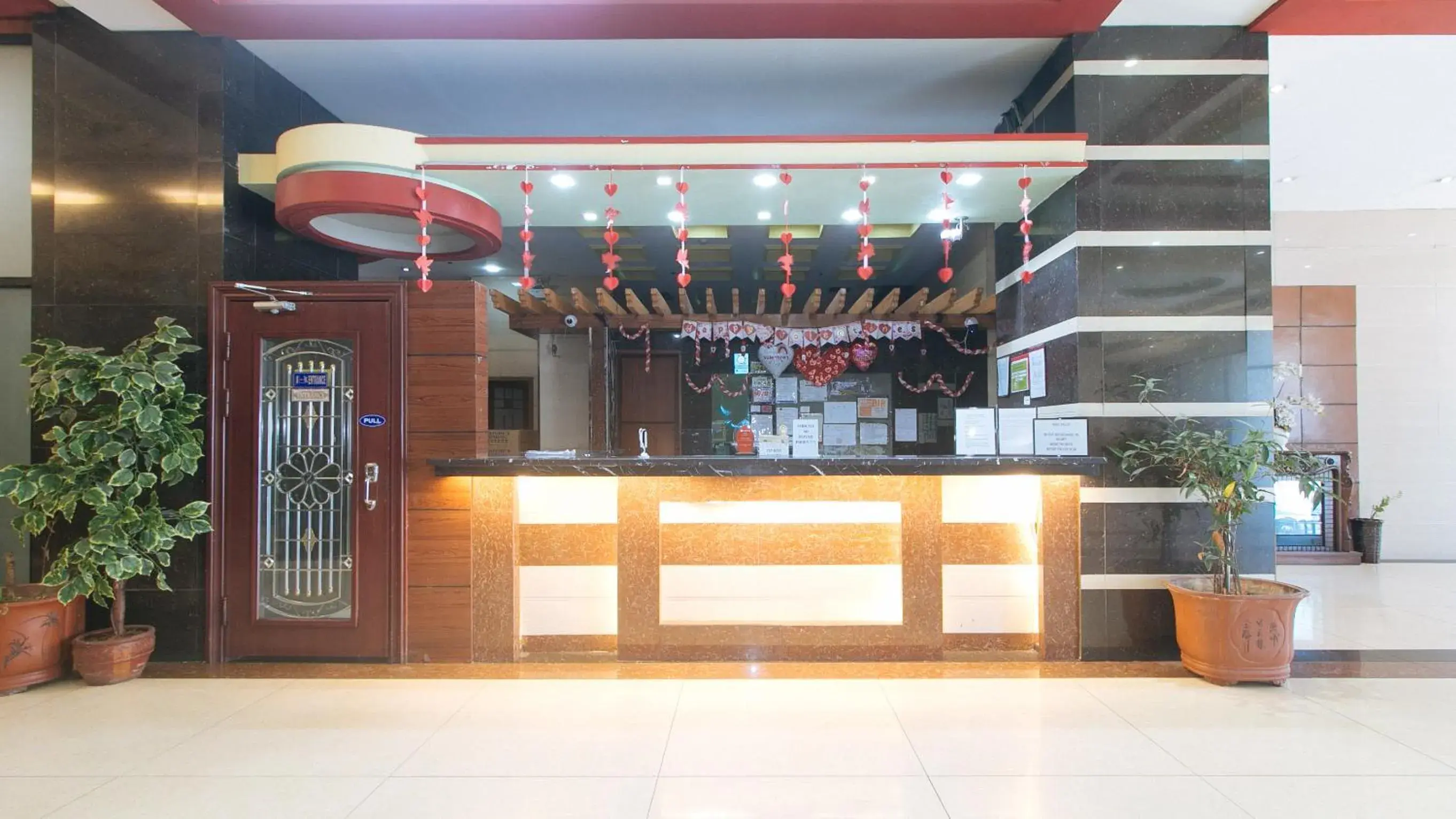 Lobby or reception in RedDoorz at Winter Hotel Araneta Lobby or reception in RedDoorz at Winter Hotel Araneta