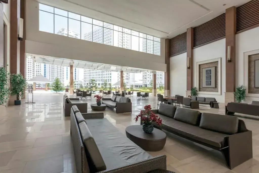 Lounge or bar in Wind Residences by SMCo Lounge or bar in Wind Residences by SMCo