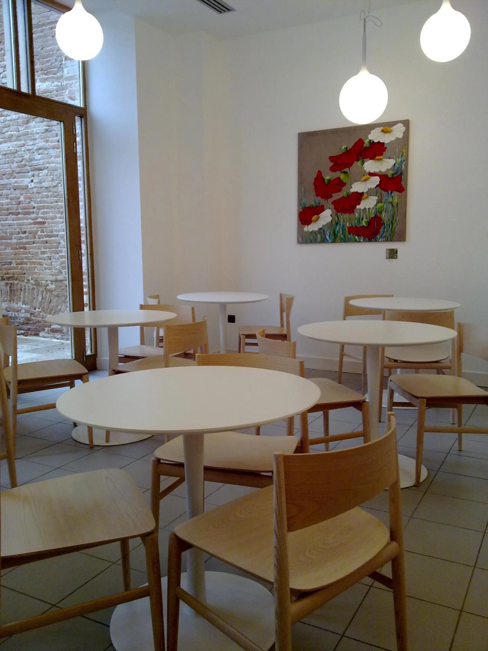 Restaurant/places to eat in L'Armateur