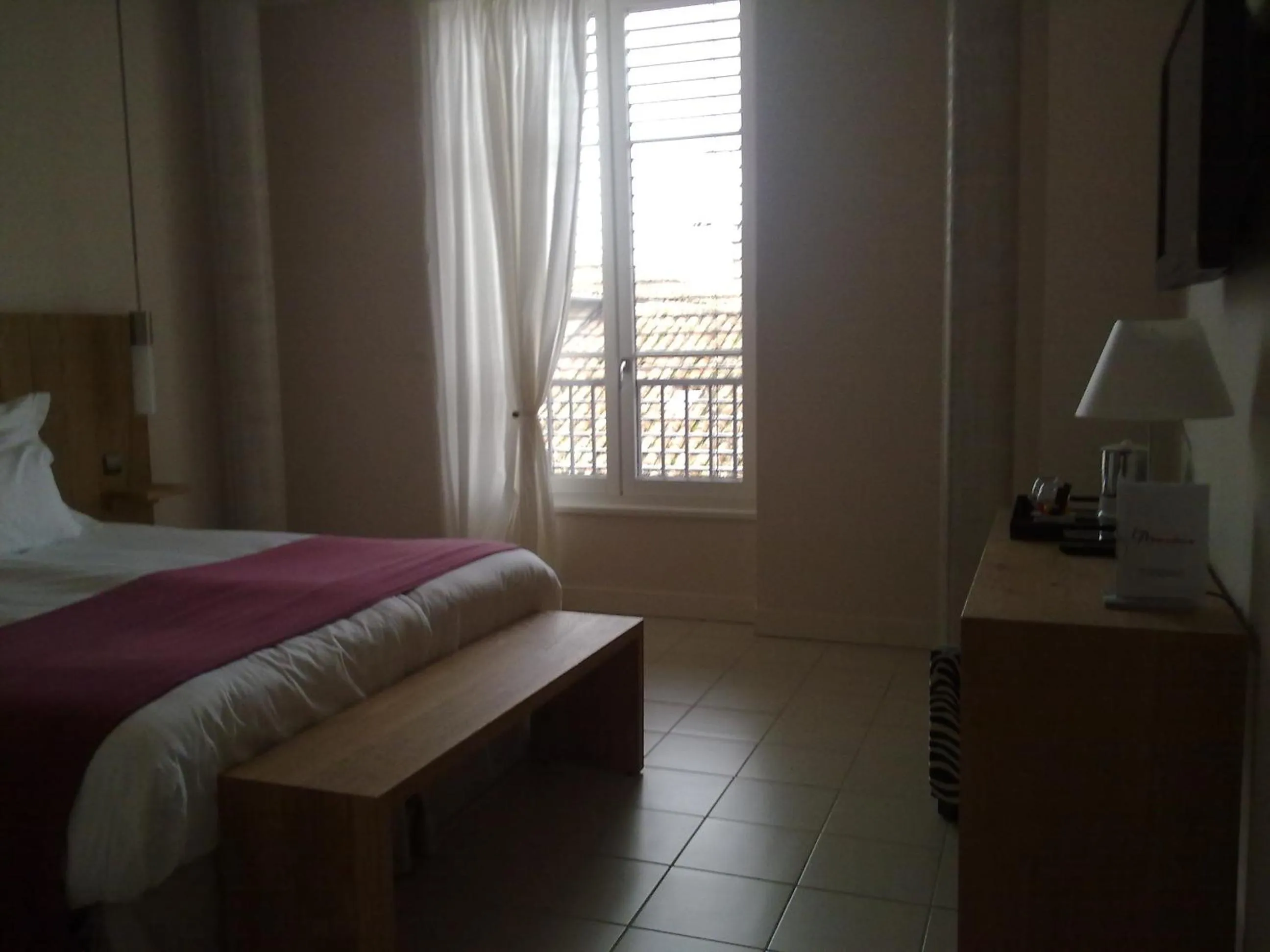 Photo of the whole room, Bed in L'Armateur