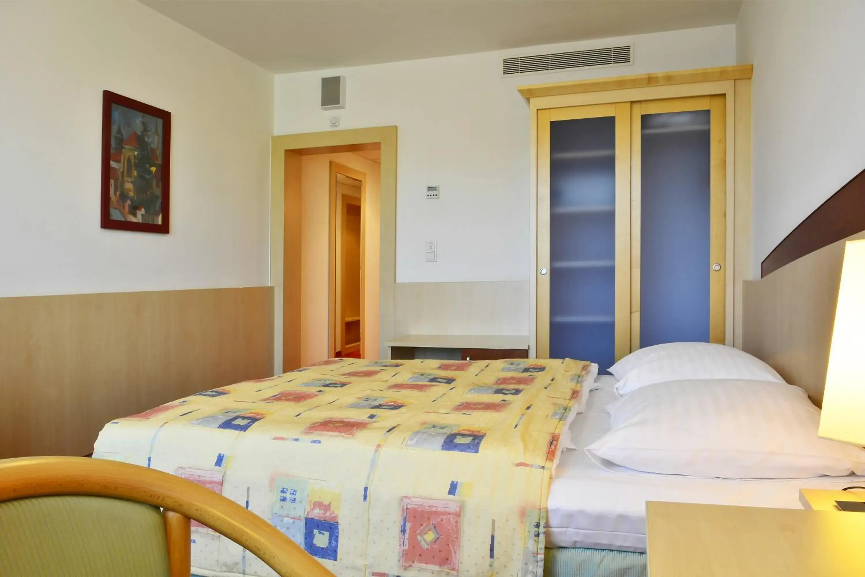 Photo of the whole room, Bed in Olympik Artemis Photo of the whole room, Bed in Olympik Artemis