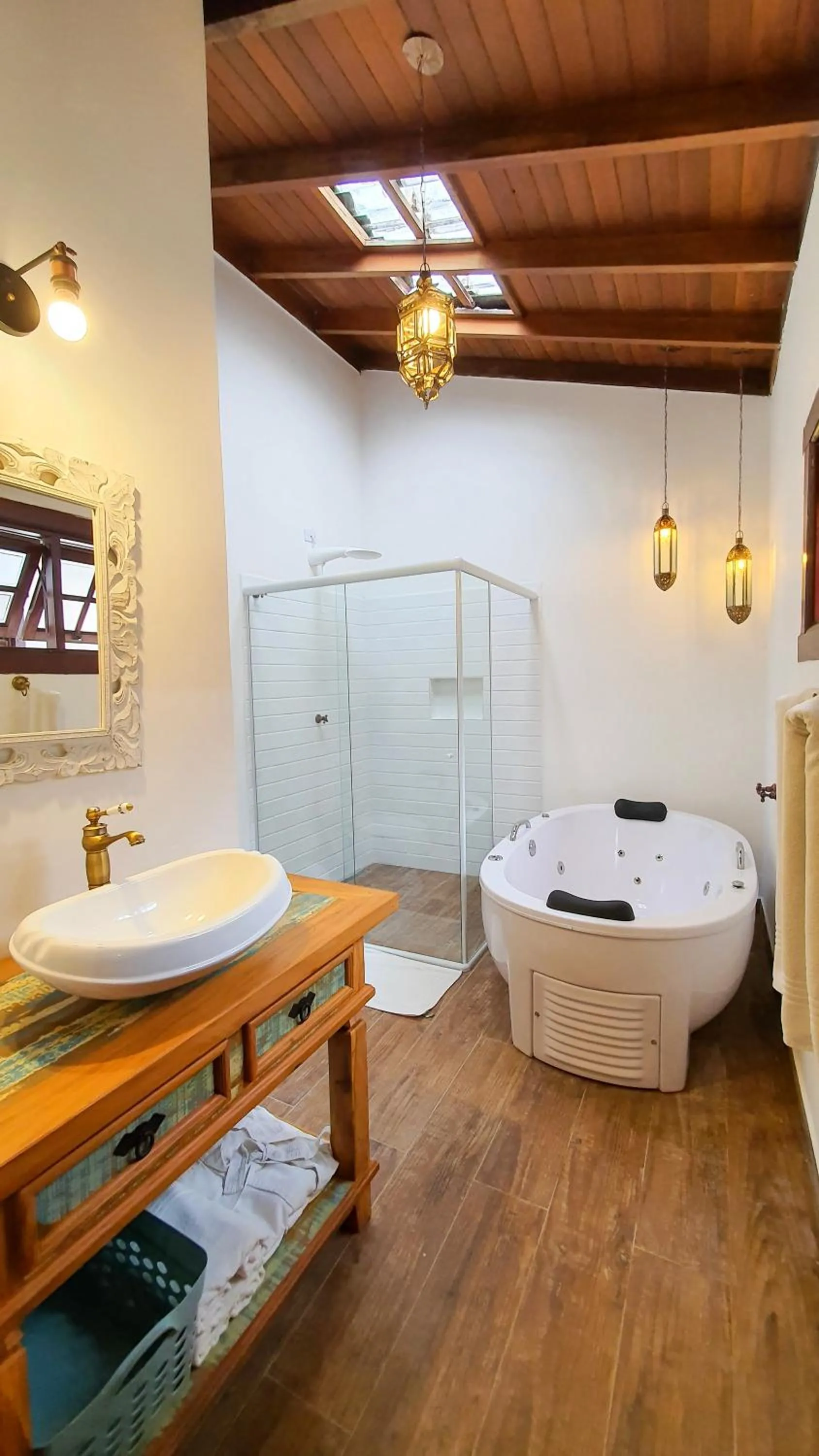 Bathroom, Bed in Pousada Pura Vida Maresias