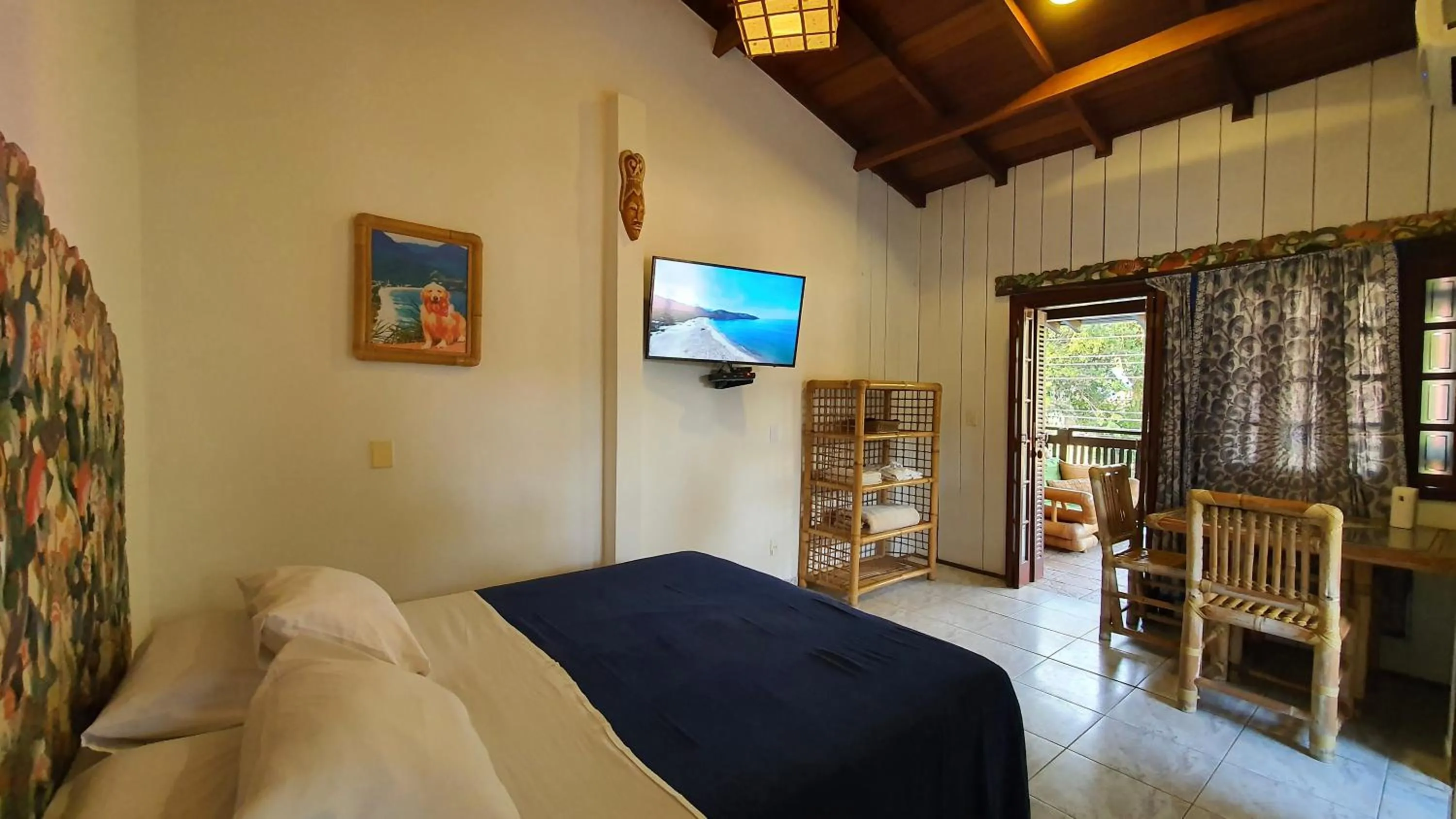 Photo of the whole room, Bed in Pousada Pura Vida Maresias
