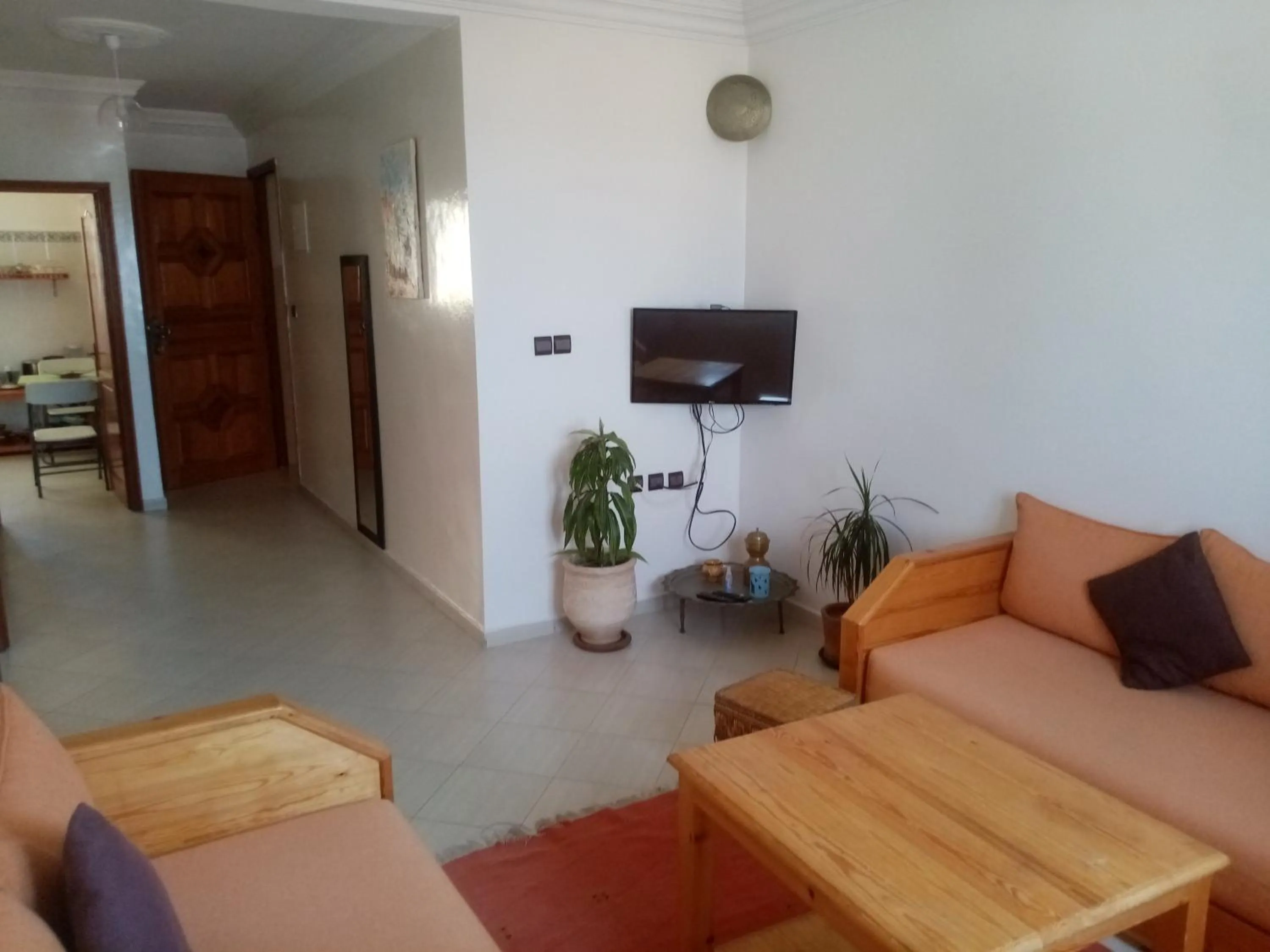 Communal lounge/ TV room in Résidence Louzani