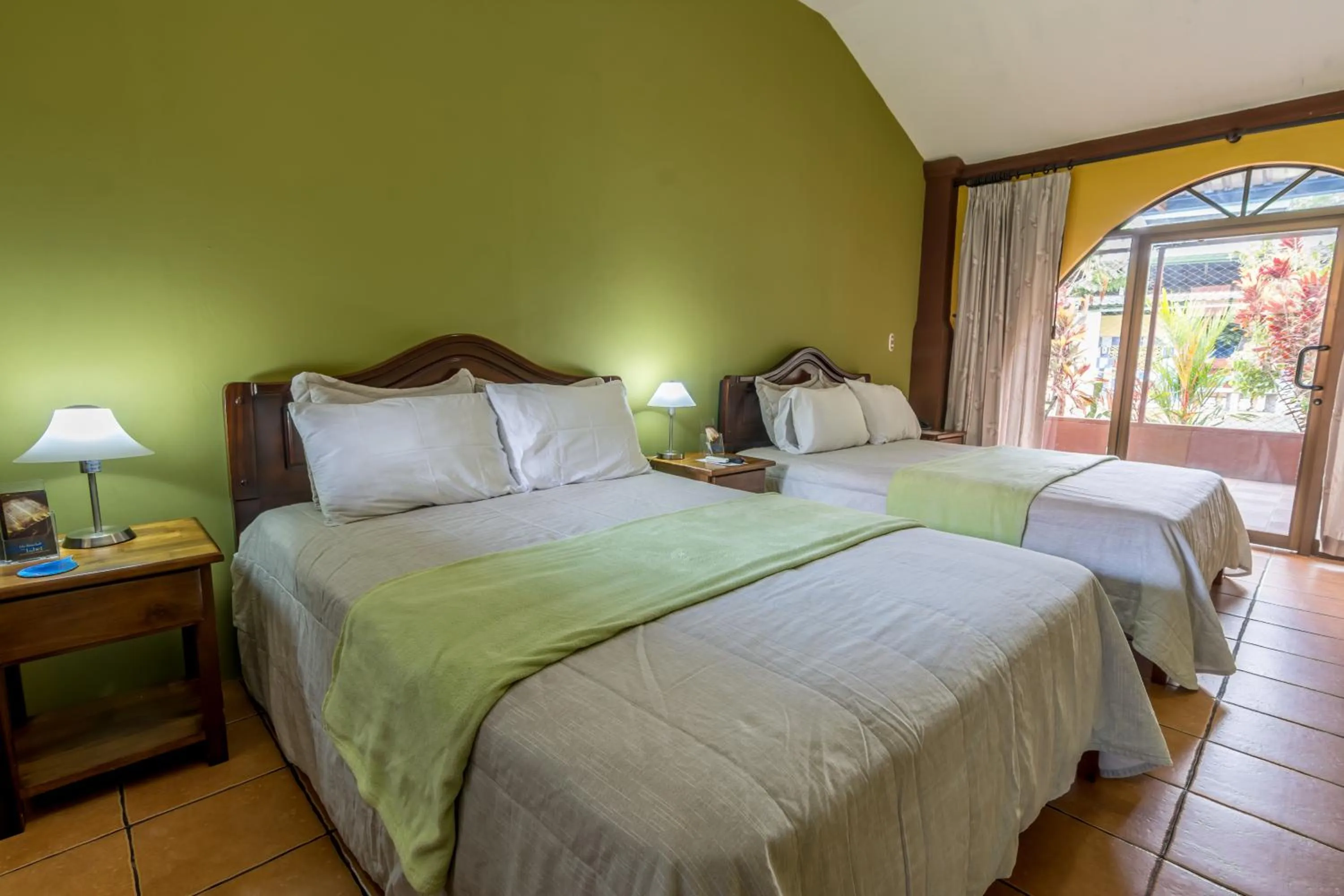 Bedroom, Bed in Kayak Lodge