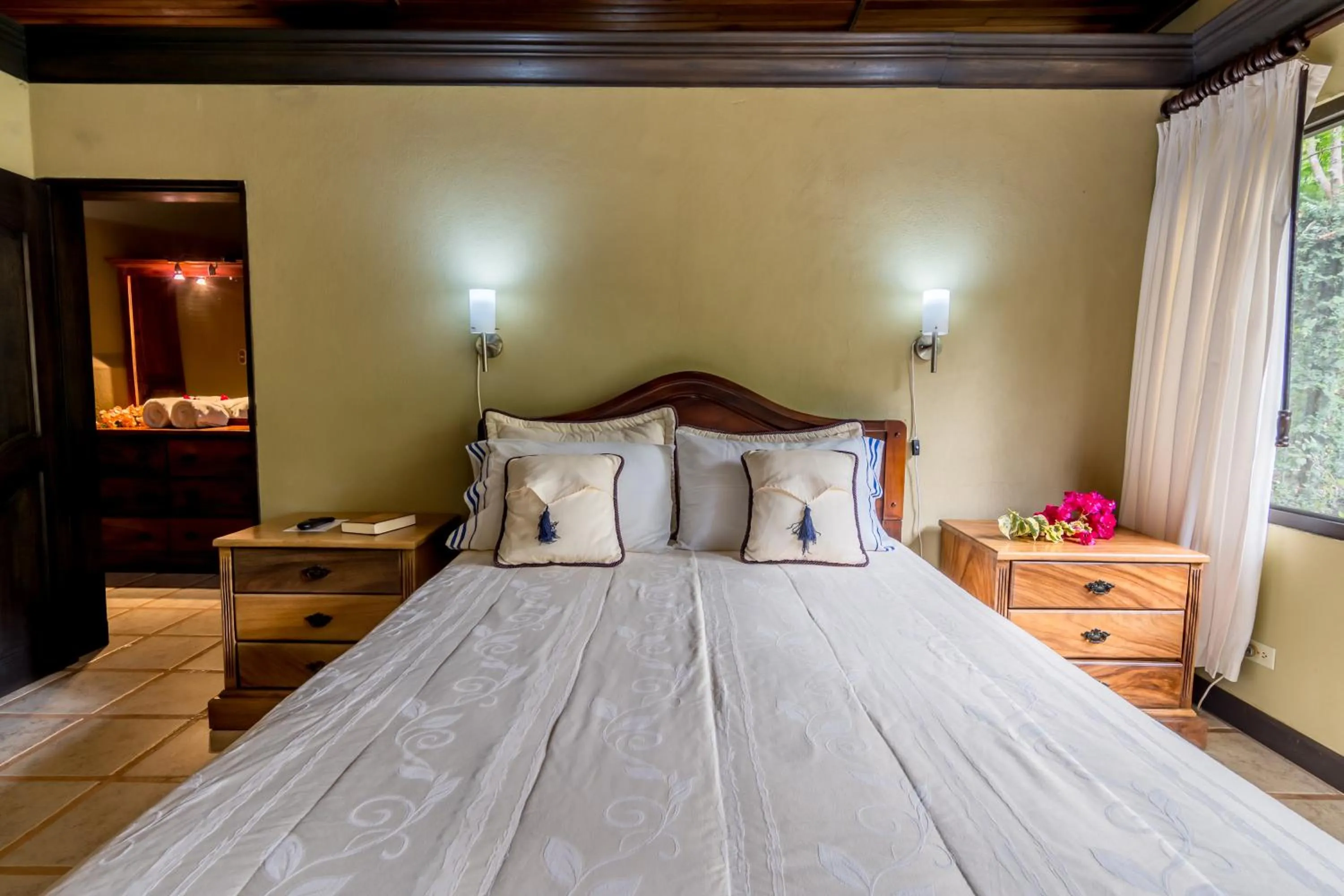 Bedroom, Bed in Kayak Lodge