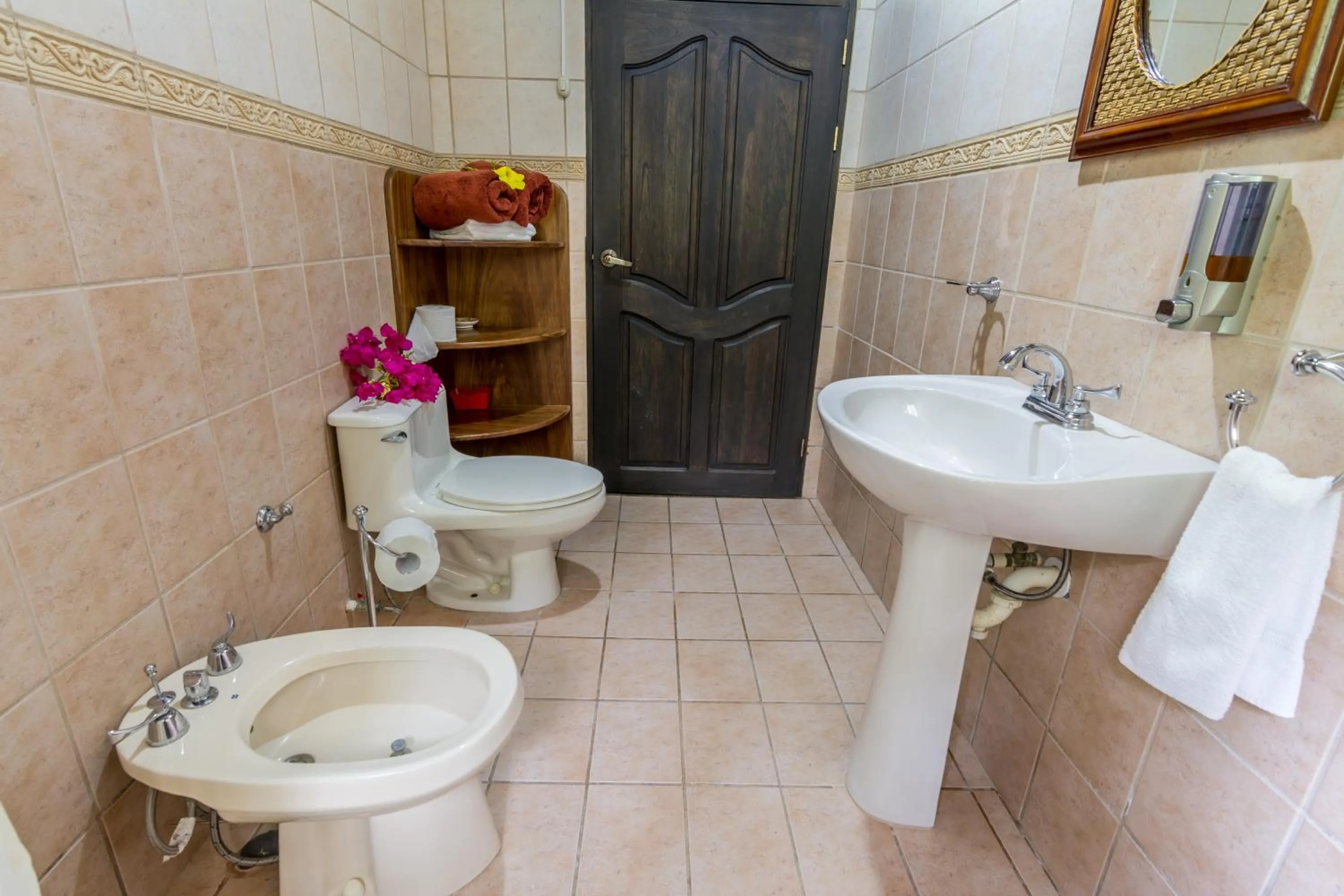 Bathroom in Kayak Lodge